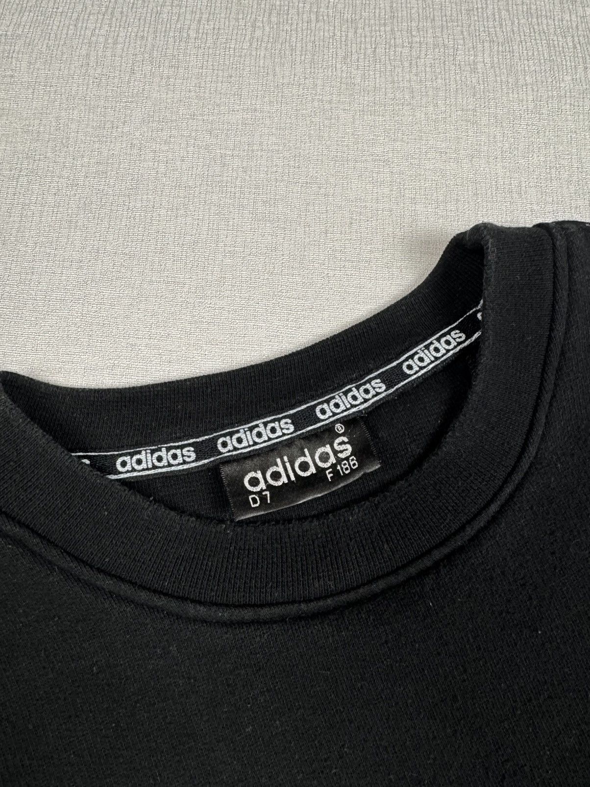 Adidas × Vintage Men’s Vintage 90’ Adidas Oversized Sweatshirt size L Size US L / EU 52-54 / 3 - 2 Thumbnail