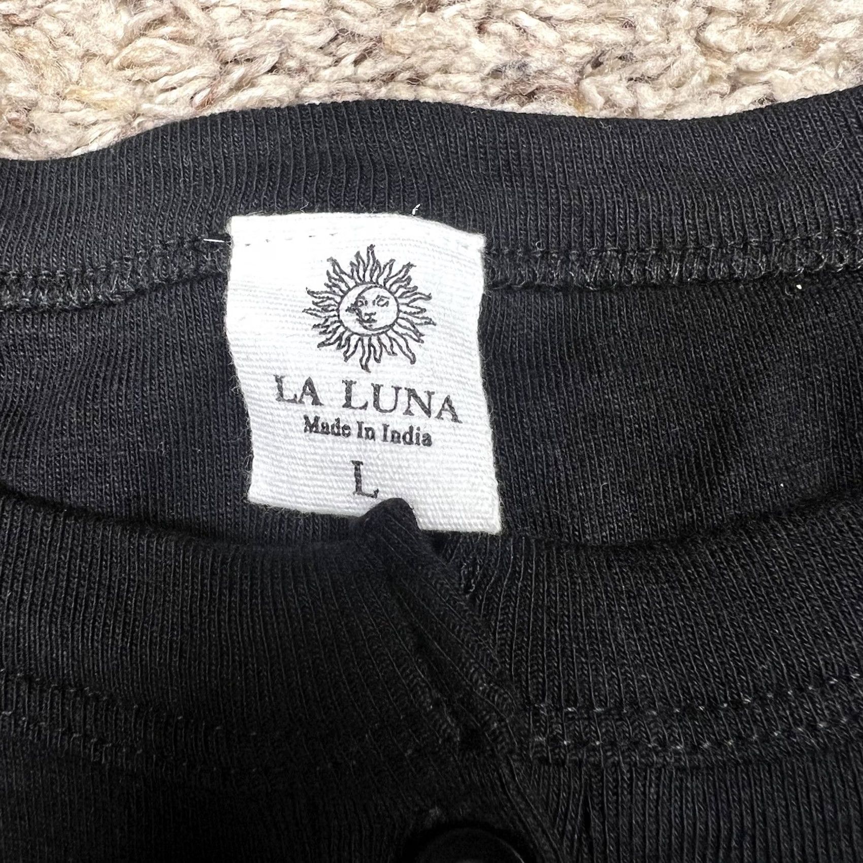 Vintage La Luna Christmas Crop Top T-Shirt Womens Large Embroidered Ginger Bread Cotton Black Short Sleeve Henley 100% Cotton Crew Neck Cropped Size L / US 10 / IT 46 - 2 Thumbnail