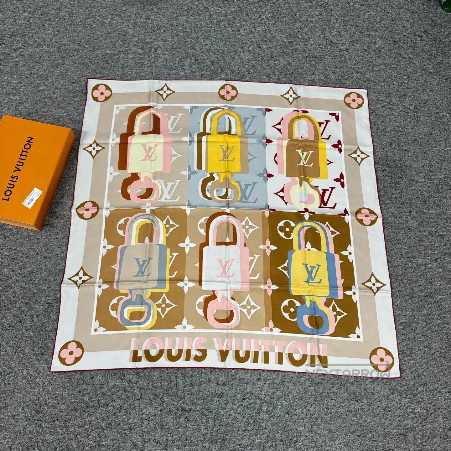 Louis Vuitton Louis Vuitton Colorful lock pattern| Size ONE SIZE - 1 Thumbnail