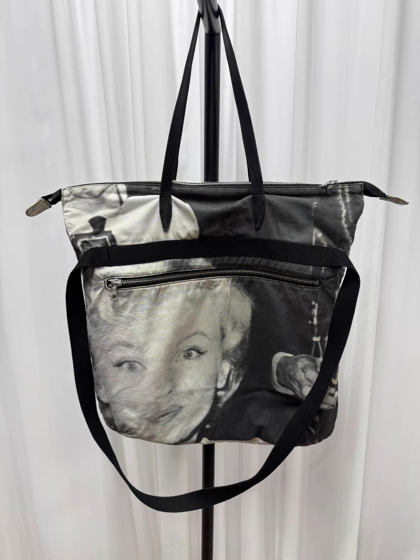 Dries Van Noten Dries Van Noten Marilyn Monroe 2-Way Bag K20 Size ONE SIZE - 1 Thumbnail