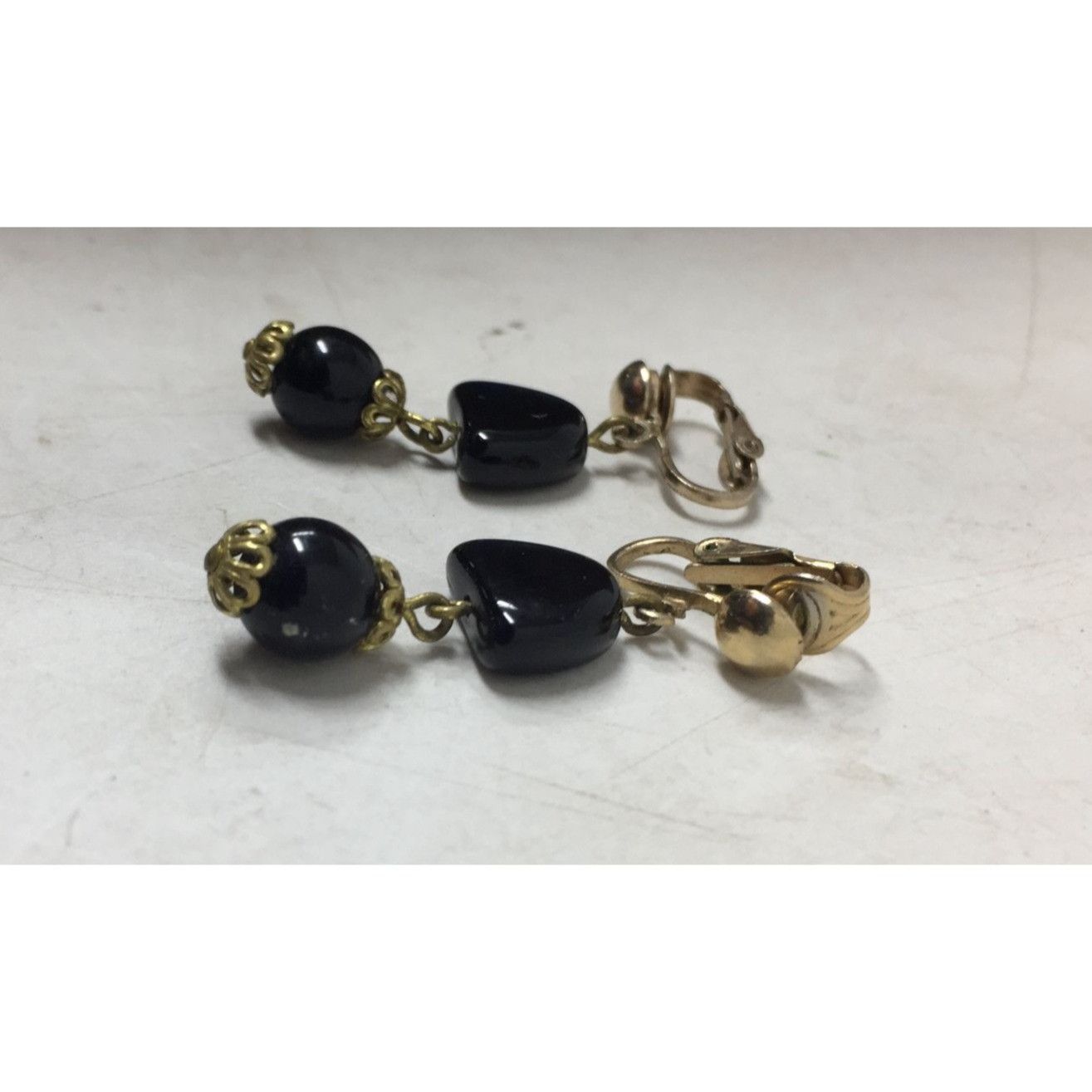 Other Women's Vintage Black and Gold Tone Dangle Clip on Earrings Size ONE SIZE - 4 Thumbnail