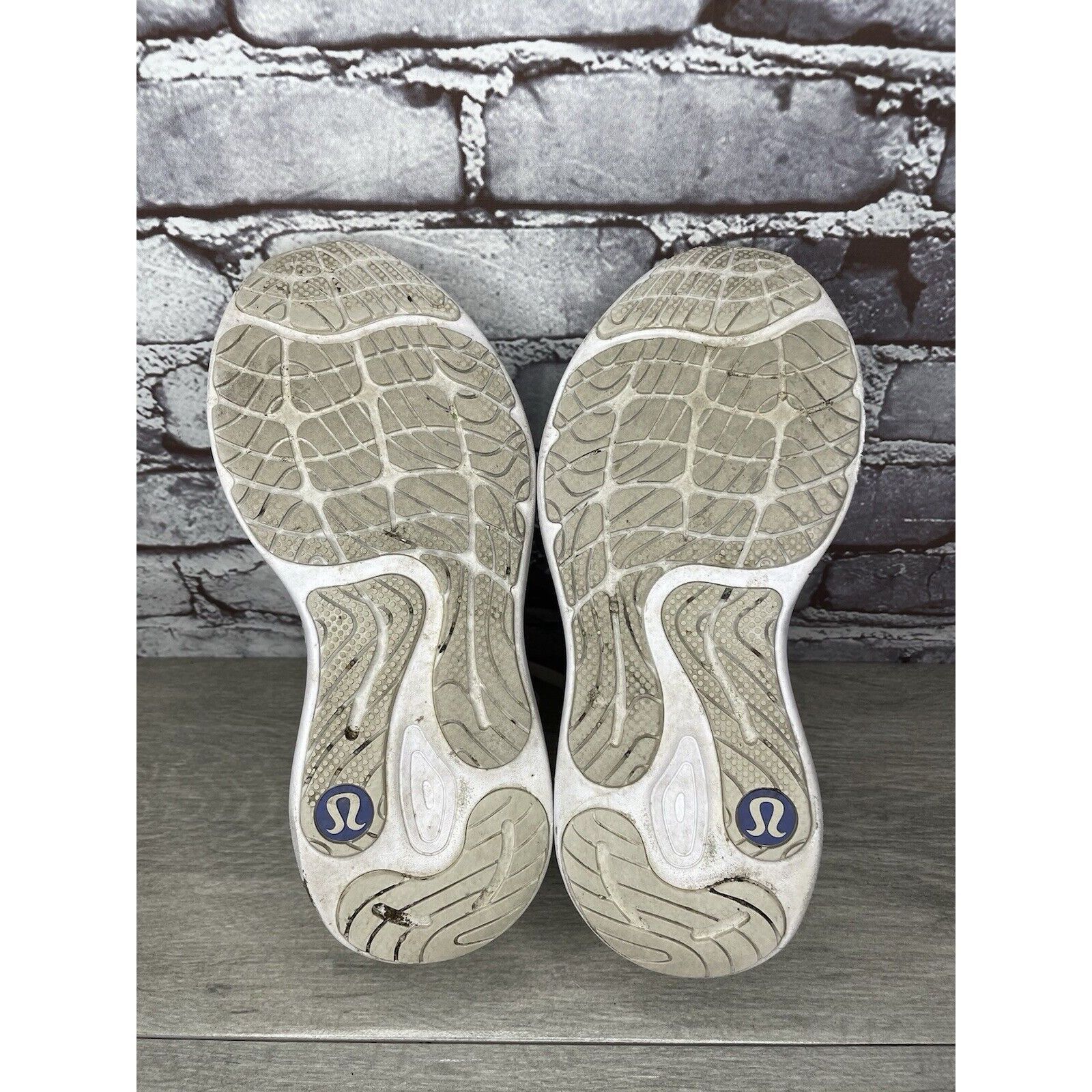Lululemon Lululemon Blissfeel Run 2 White Blue Running Shoes Athletic Size US 7.5 / IT 37.5 - 7 Thumbnail