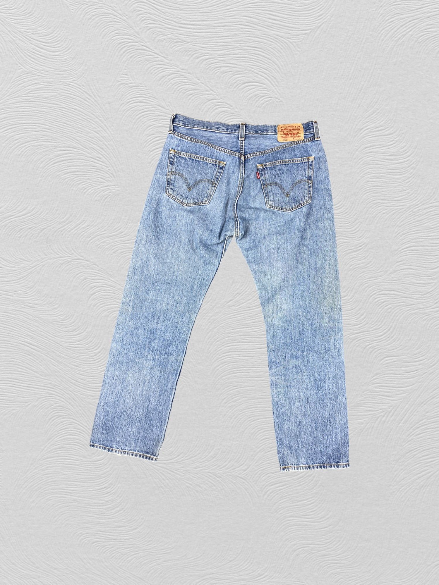 Levi's Blue Vintage Levi's 501 Jeans 35x31.5 Denim -JN1629 Size US 35 - 2 Thumbnail