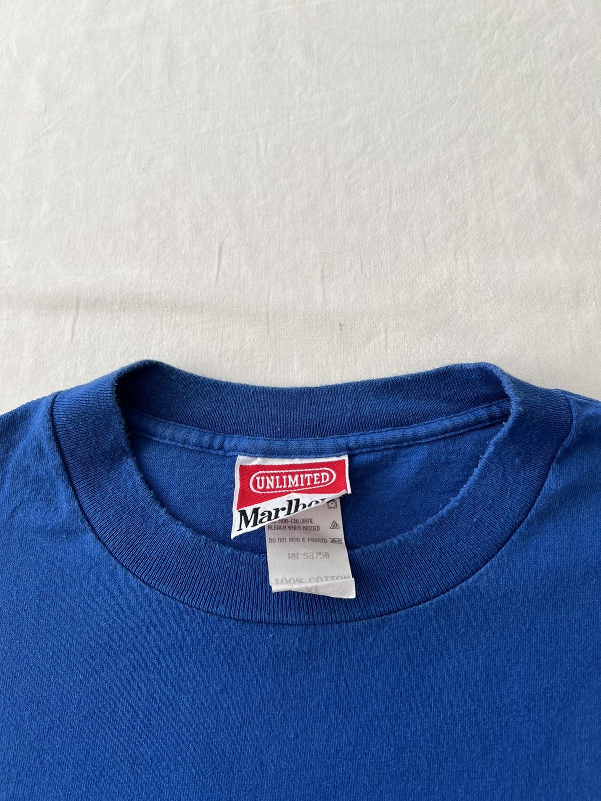 Marlboro Vintage 90s Marlboro Unlimited Wolf Pocket Blue T-shirt Size US XL / EU 56 / 4 - 9 Thumbnail