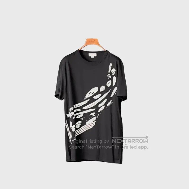 Alexander McQueen Black Graphic Short Sleeve T-Shirt .