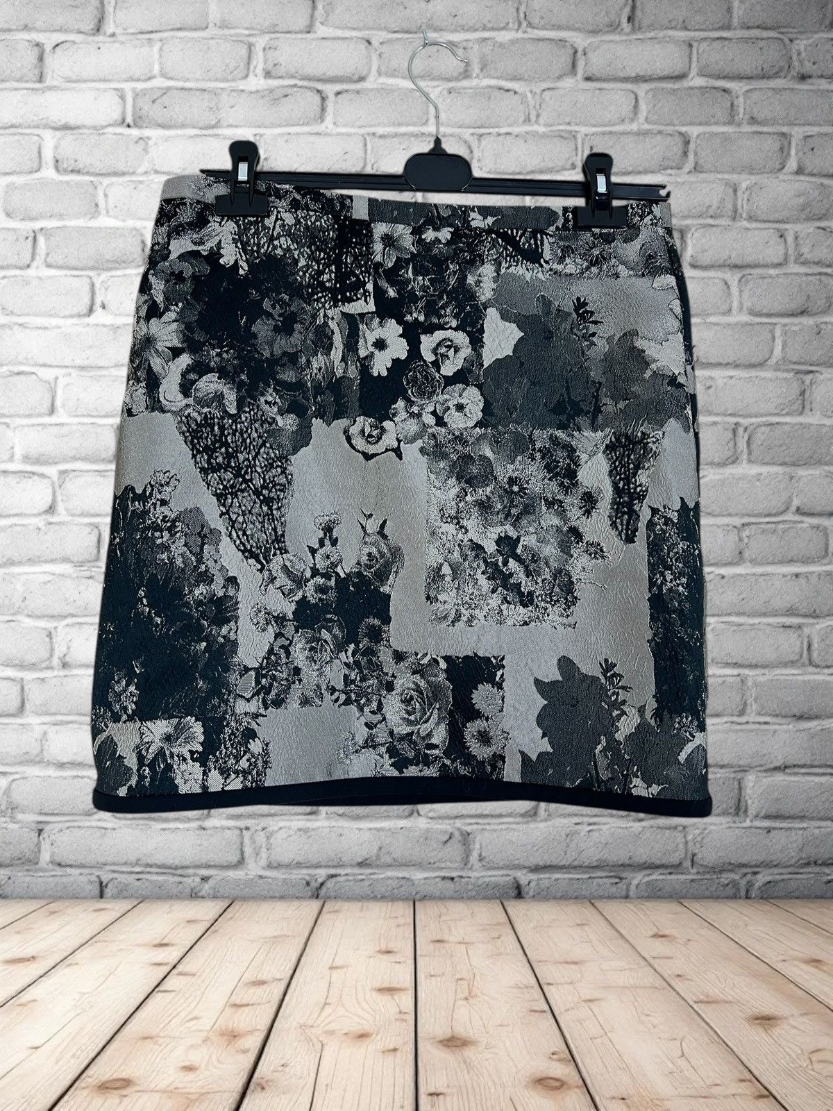 Other Marc Cain mini skirt size N4 / L Size 30" / US 8 / IT 44 - 1 Thumbnail