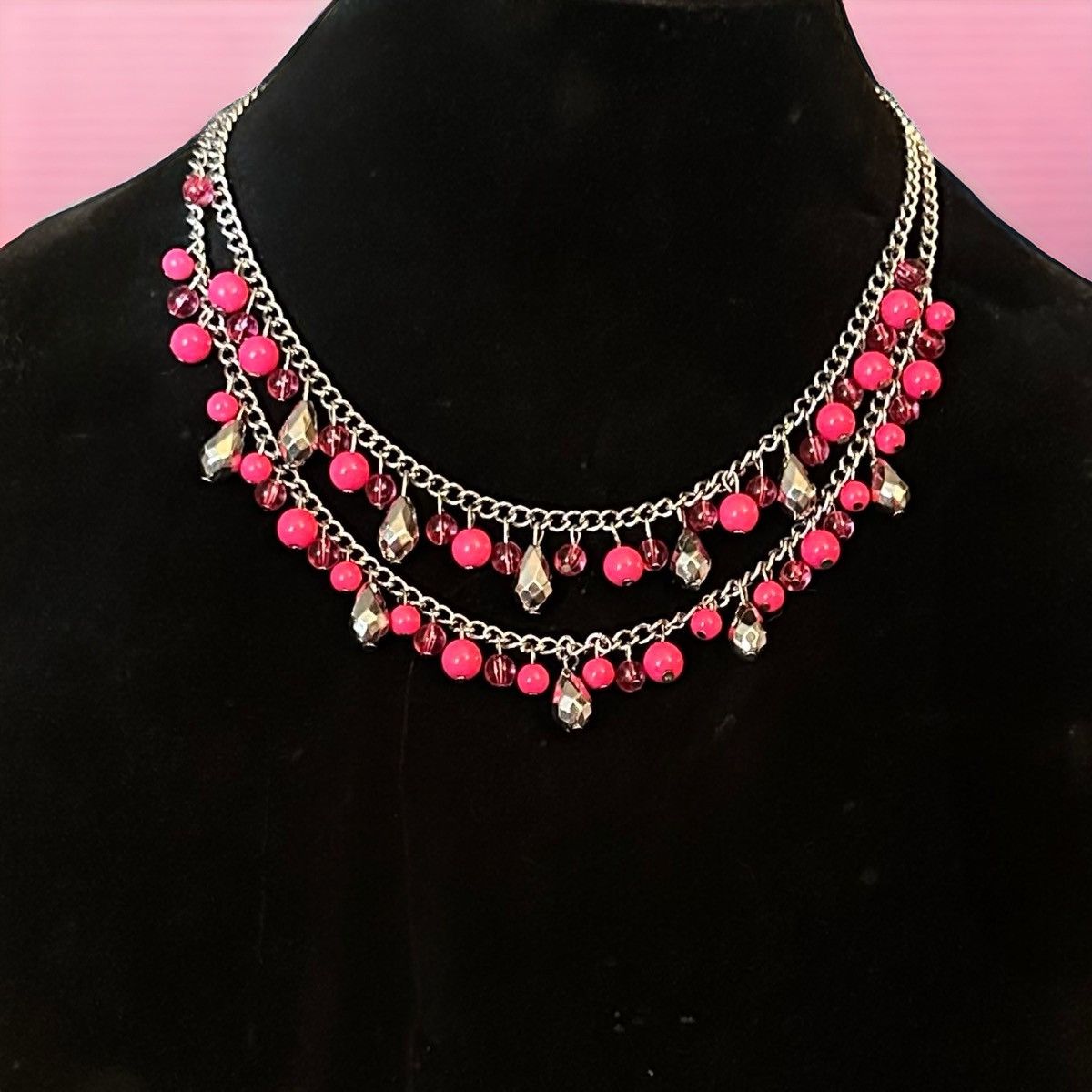 Other Silver tone layered pink dangle beads necklace Size ONE SIZE - 1 Thumbnail