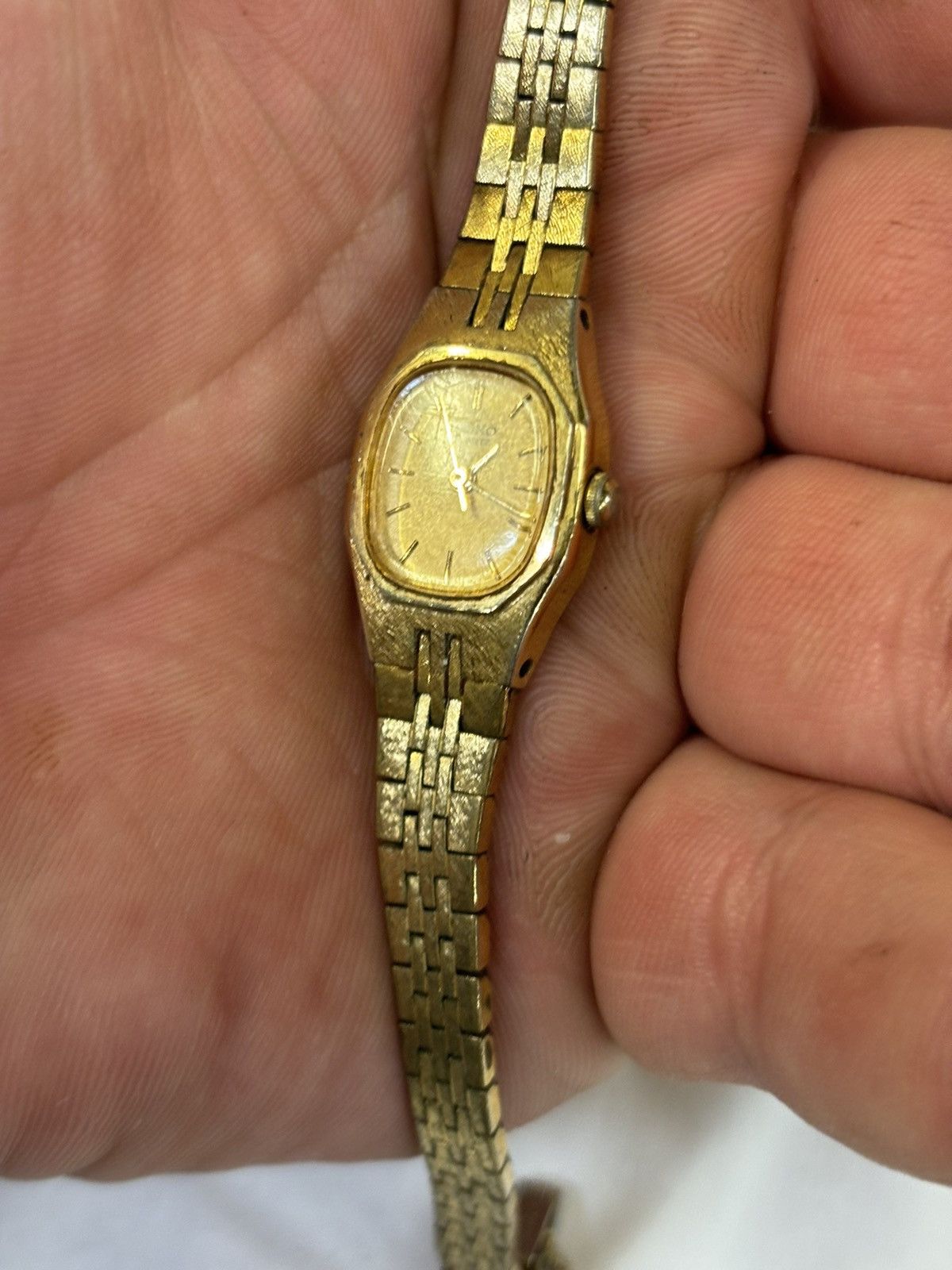 Seiko Vintage Seiko 5421-5279 Gold Tone Womens Watch! New Battery! Size ONE SIZE - 4 Thumbnail