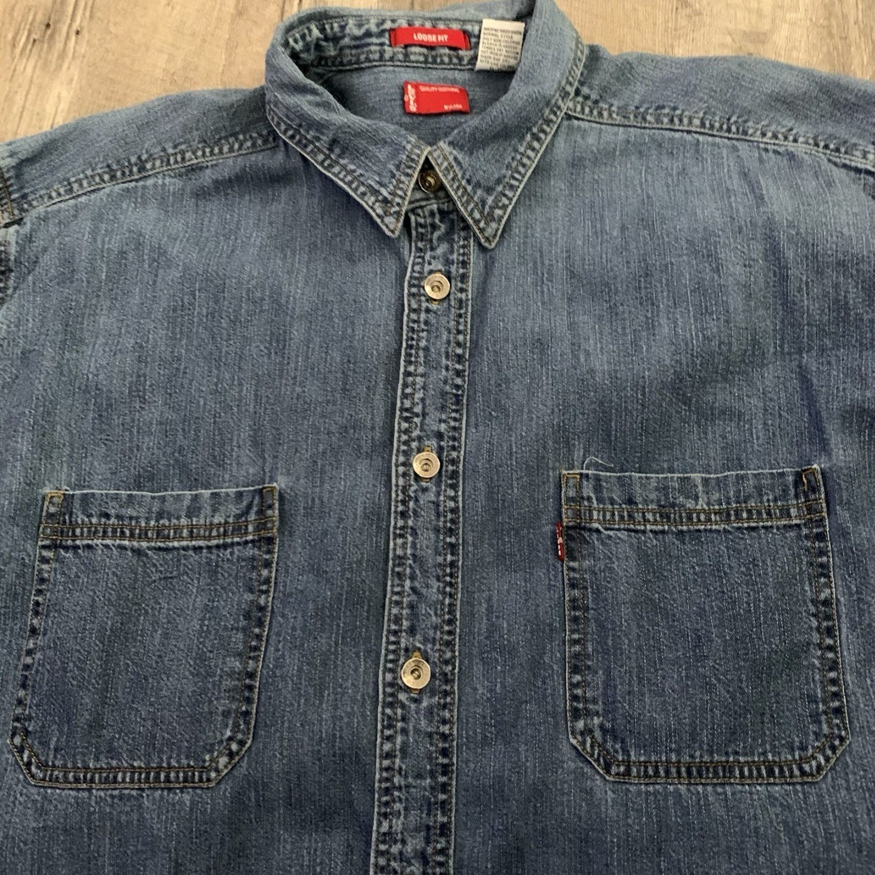 VINTAGE Levi's Denim Shirt Mens L Blue Relaxed Fit Button-Up Long Sleeve Collared Y2K