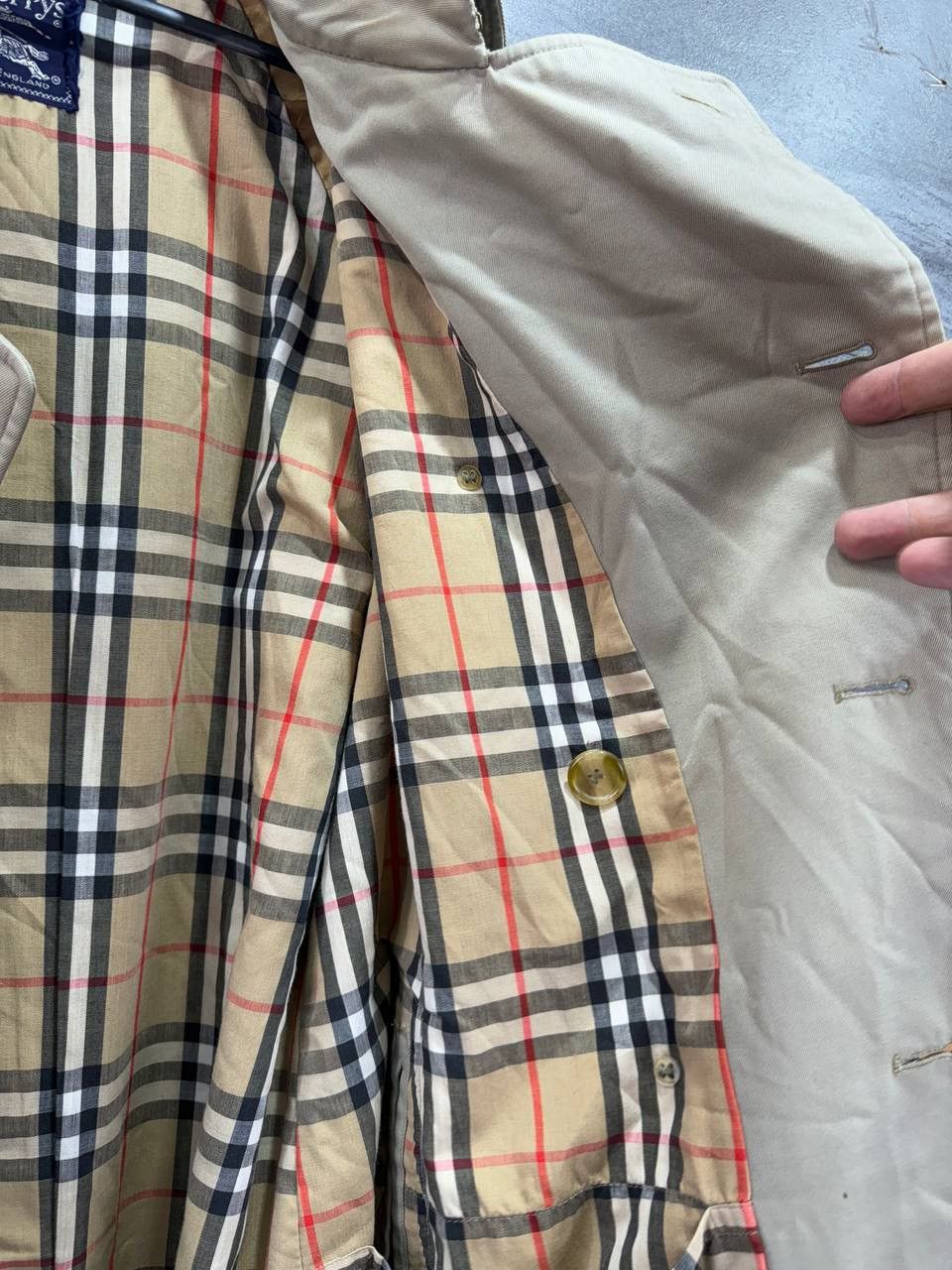 Burberry Vintage Burberry’s Trench Coat Jacket Mens Size L Size US L / EU 52-54 / 3 - 23 Thumbnail