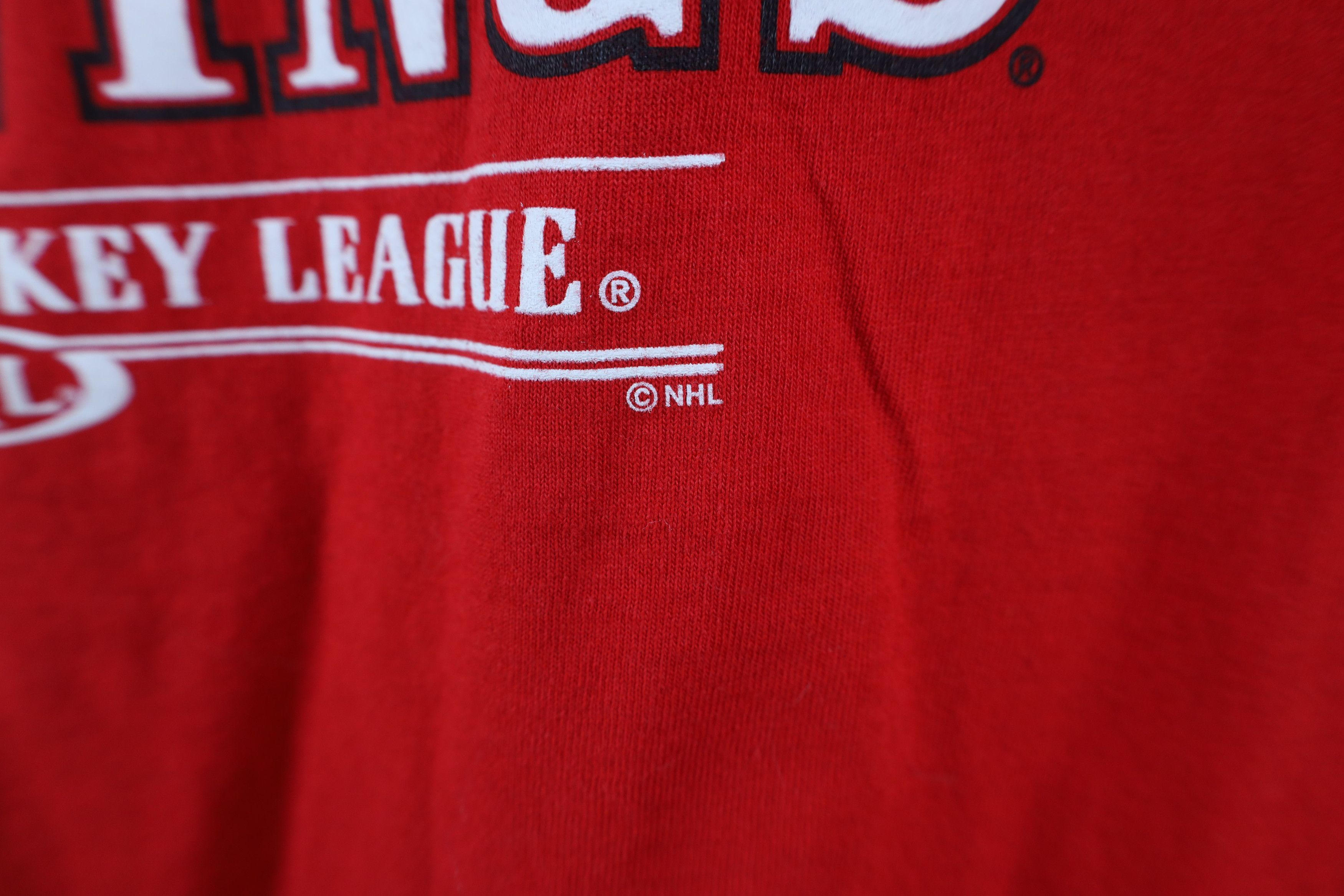 Vintage Vintage Y2K 2004 Red Wings Hockey Short Sleeve T-Shirt Size US L / EU 52-54 / 3 - 6 Thumbnail