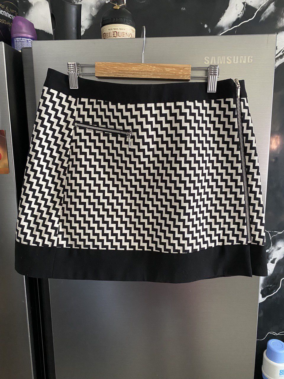 Formula 1 formul@ joven Designer Skirt Size 30" / US 8 / IT 44 - 2 Thumbnail