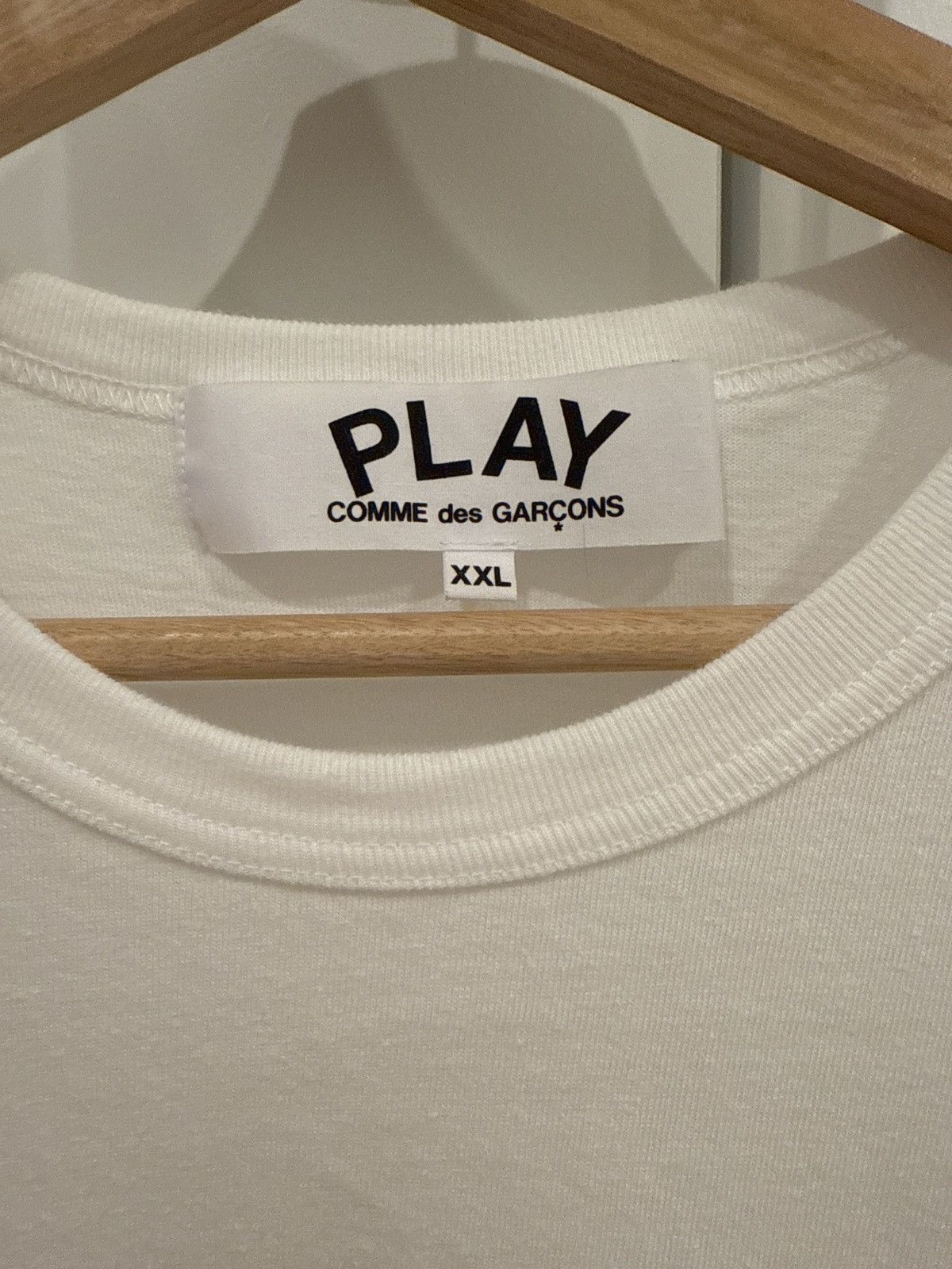 Comme des Garcons Comme des Garçons PLAY Bottom Heart Eye T-Shirt White/Red Size US XXL / EU 58 / 5 - 2 Thumbnail
