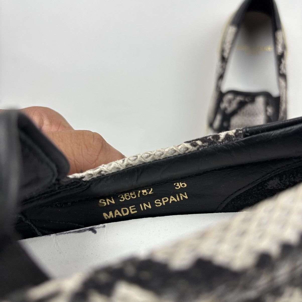 Saint Laurent Paris Saint Laurent Python Slip-ons Size US 6 / IT 36 - 8 Thumbnail