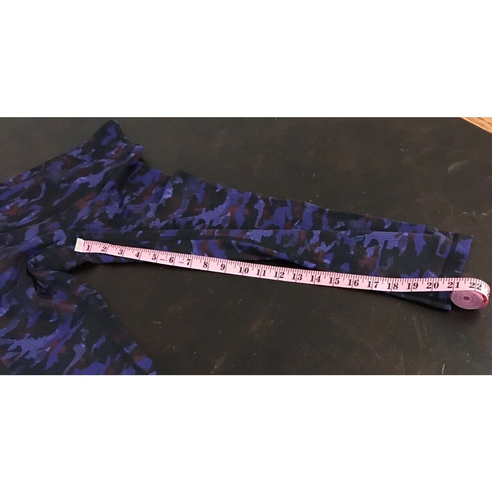 Lululemon Lululemon Women's Wunder Under Crop III Hounds Camo Size 27" / US 4 / IT 40 - 5 Thumbnail