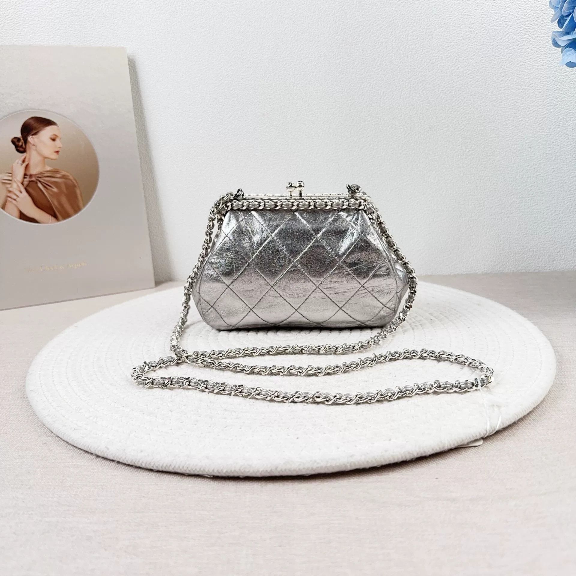 Chanel Pre-loved Bag Very good condition Size ONE SIZE - 1 Thumbnail
