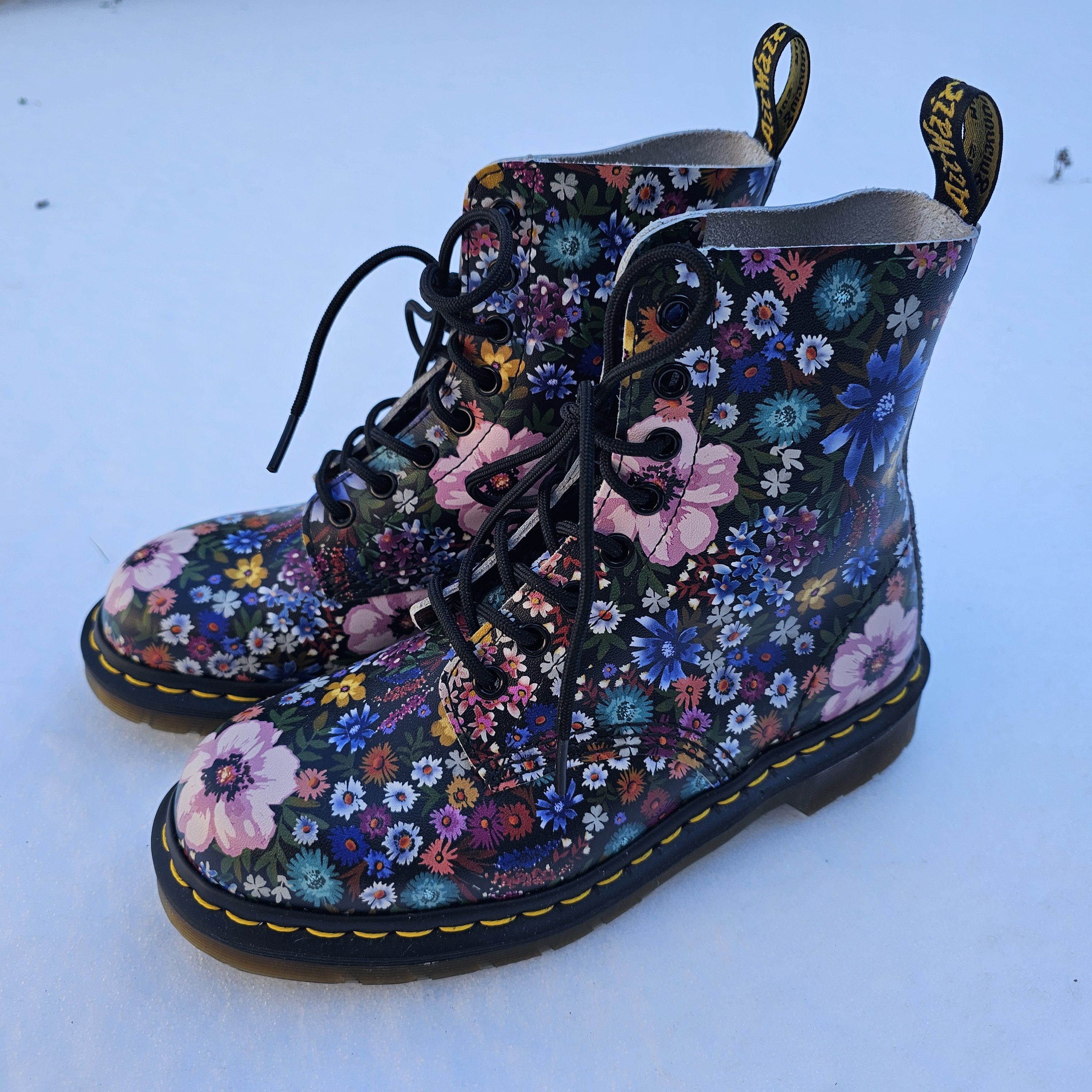 Dr Martens Wanderlust Floral Pascal 1460 Boots