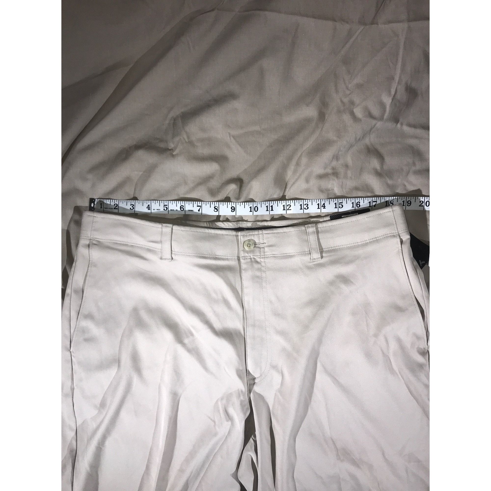 Designer Men's Tan/Beige PGA Tour Silver Lining Active Stretch Shorts Size US 38 / EU 54 - 6 Thumbnail