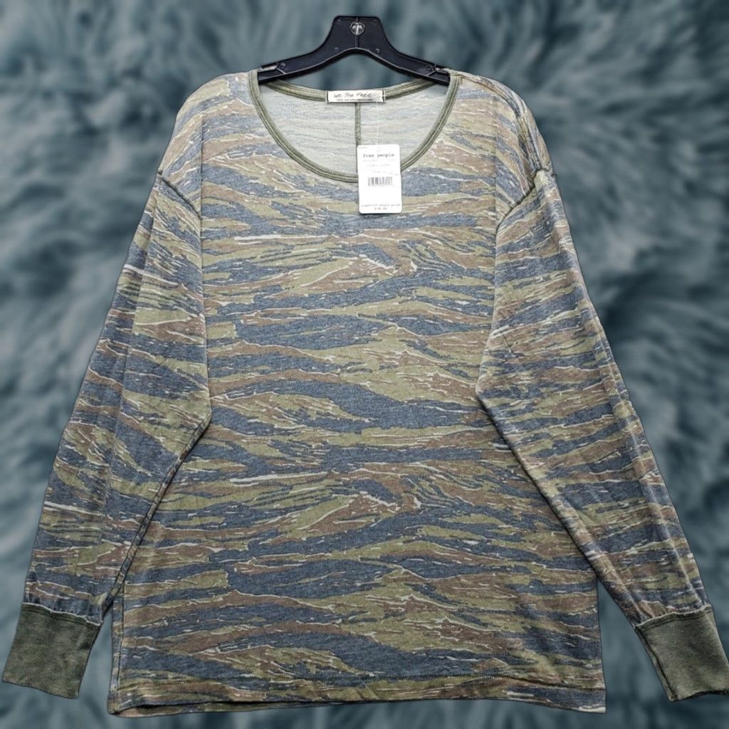 Free People Free People T-Shirt Womens Size S Multicolor Camouflage Oversized Long Sleeve Regular Shirt Womens Size S / US 4 / IT 40 - 1 Thumbnail