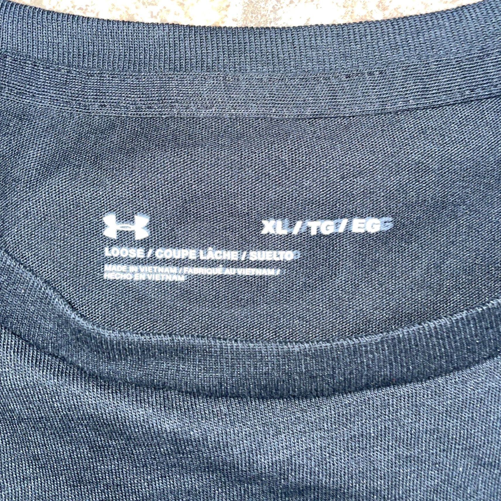 Under Armour Under Armour loose black Performance Tee Mens XL T-Shirt Black Size US XL / EU 56 / 4 - 4 Thumbnail