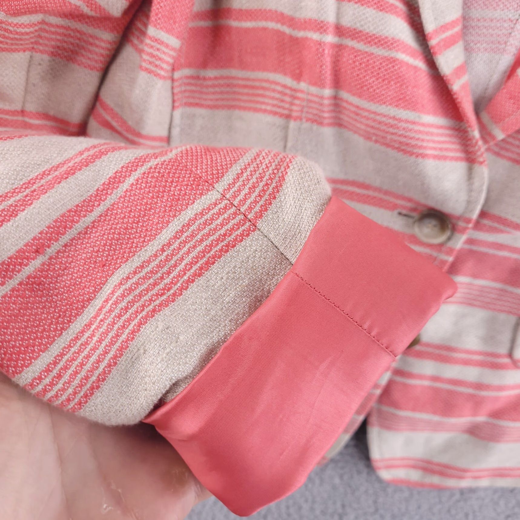Ann Taylor Ann Taylor LOFT jacket Womens Size 2 Linen Blend Blazer Beige Stripe Pink Mango Bluff Beige Linen Blend Striped Jacket Women's Size 2 Size XS / US 0-2 / IT 36-38 - 4 Thumbnail