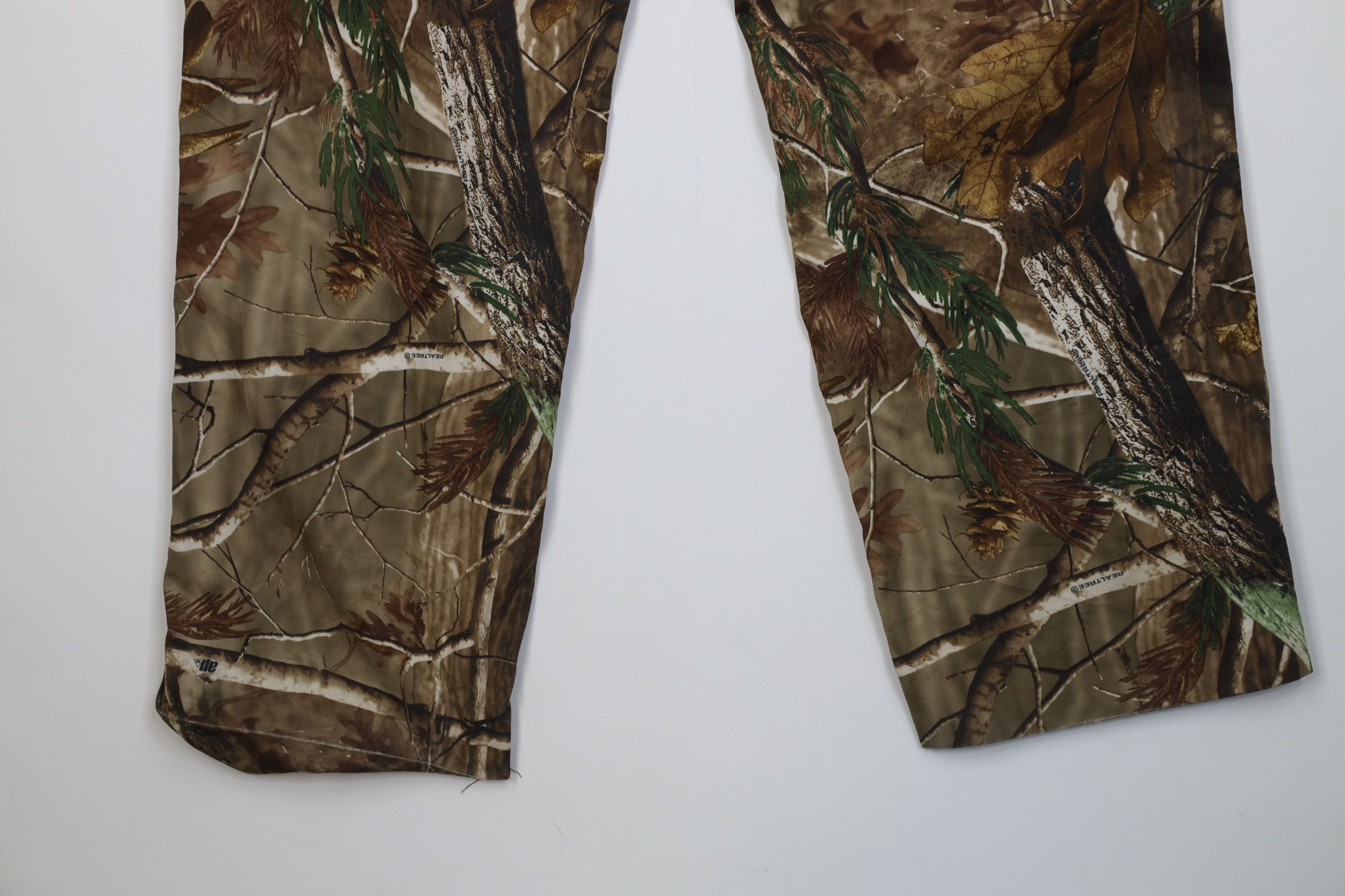 Vintage Vintage Streetwear Shield Camouflage Wide Leg Cargo Pants Size US 36 / EU 52 - 14 Thumbnail