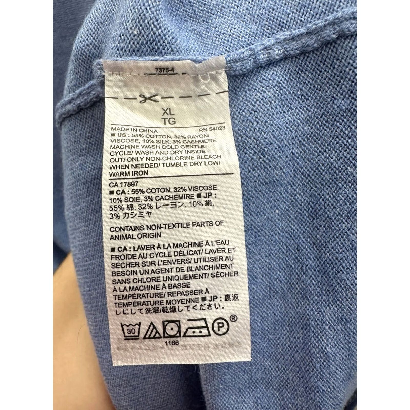 Banana Republic Banana Republic Mens Sweater Shirt XL Blue Long Sleeve Knit V-Neck LuxeYarn Pullover Regular Fit Mens, Casual, Golf, Hiking, Walking, USA Theme Size US XL / EU 56 / 4 - 4 Thumbnail