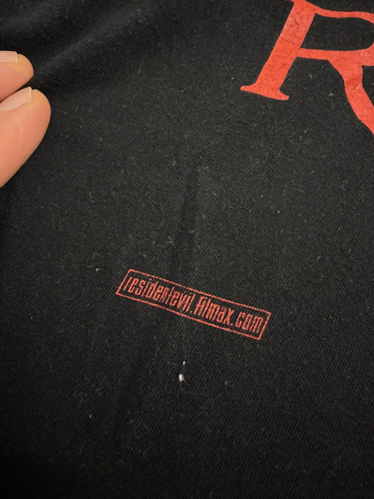 Vintage Vintage Resident Evil 2002 Spain Promo T-Shirt Size US XL / EU 56 / 4 - 6 Thumbnail