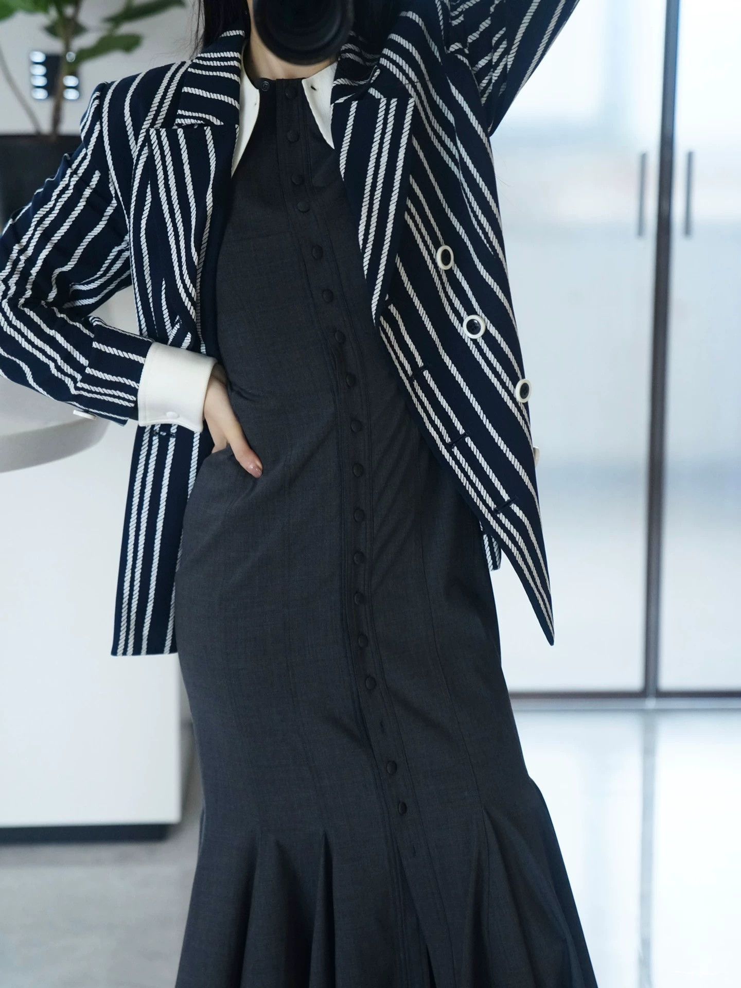 Yves Saint Laurent YSL Vintage Cotton Vertical Stripe Blazer Navy Size XS / US 0-2 / IT 36-38 - 7 Thumbnail