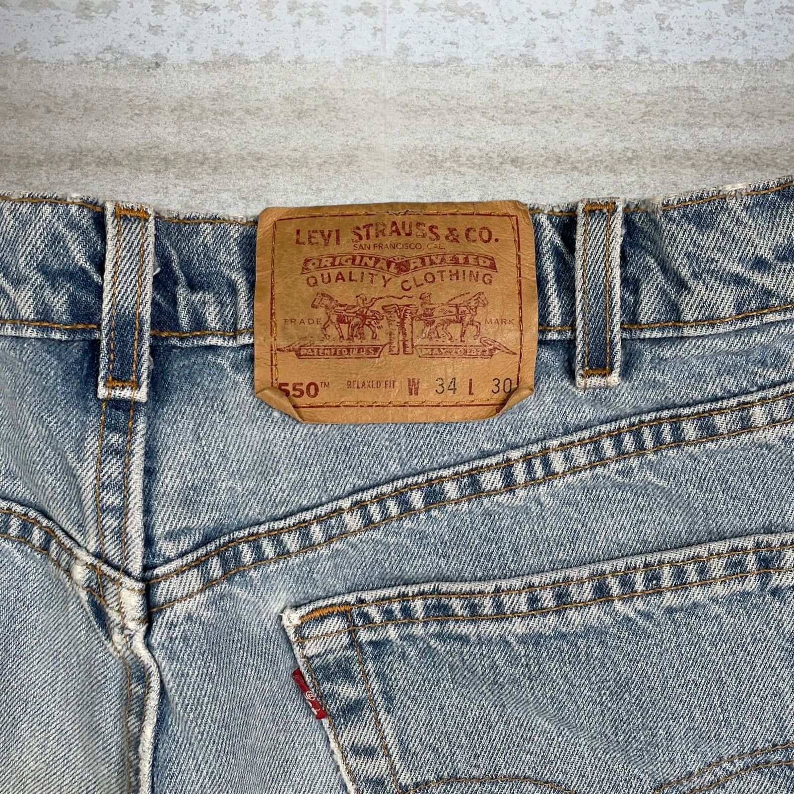 Levi's Vintage 90s Levis Jeans 550 34x30 Relaxed Light Wash Denim Size US 34 / EU 50 - 4 Thumbnail