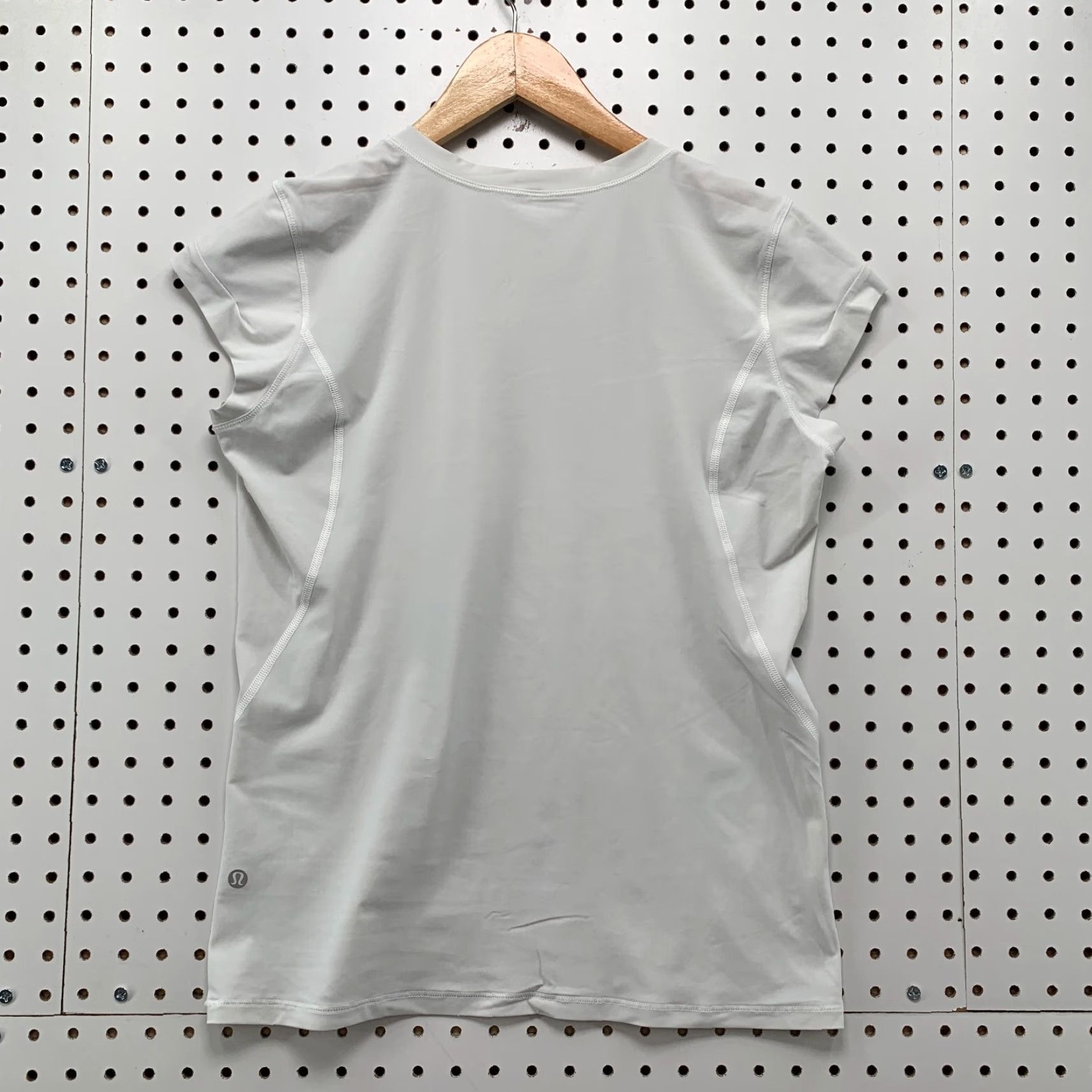 Lululemon VINTAGE Lululemon White Athletic Tank Shirt Sleeveless Womens Size 6 Tank Activewear Womens White 6 Size M / US 6-8 / IT 42-44 - 6 Thumbnail