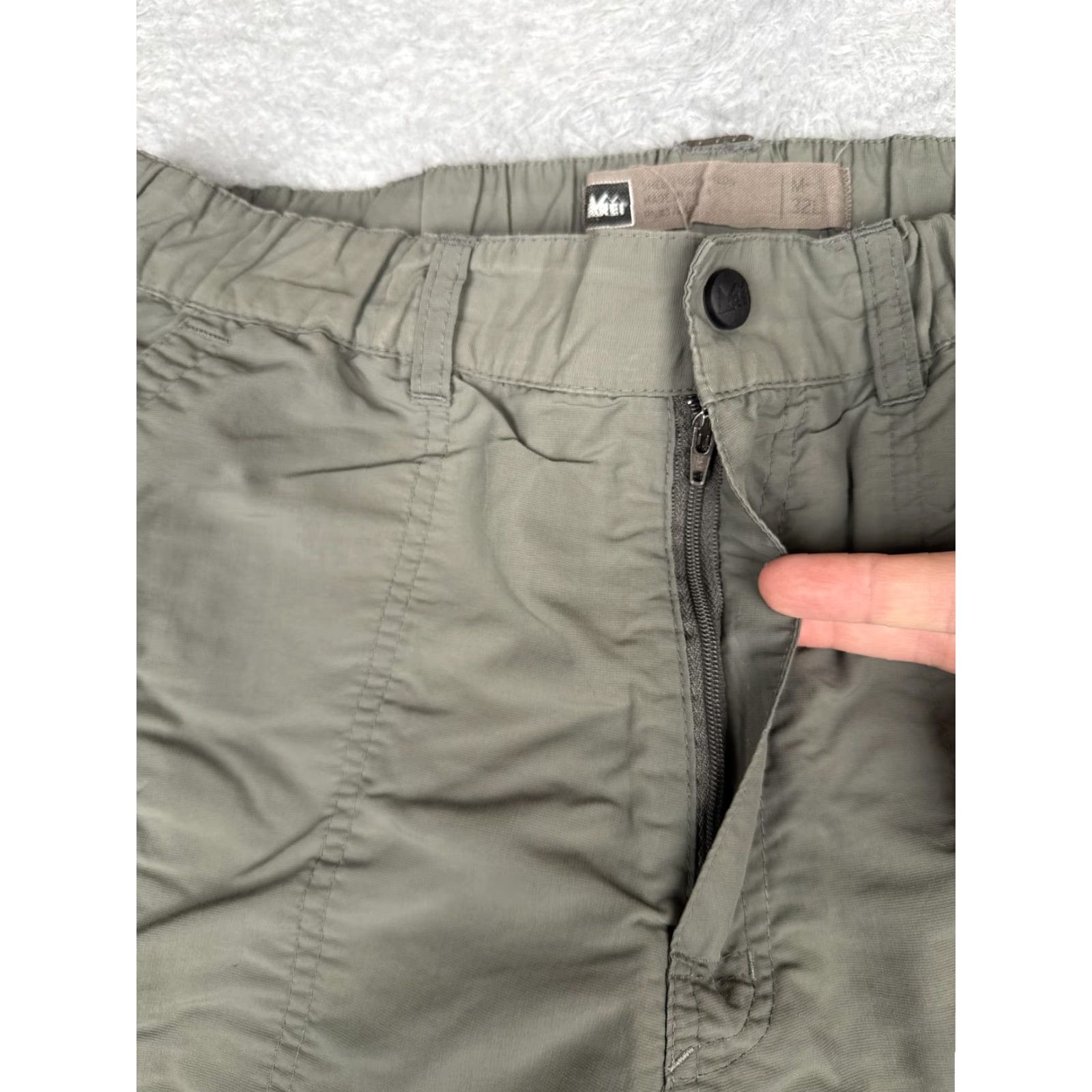 Vintage REI Shorts Mens Medium Green Nylon Hiking 8 Inseam Cargo Elastic Waist Pockets Size US 31 - 6 Thumbnail