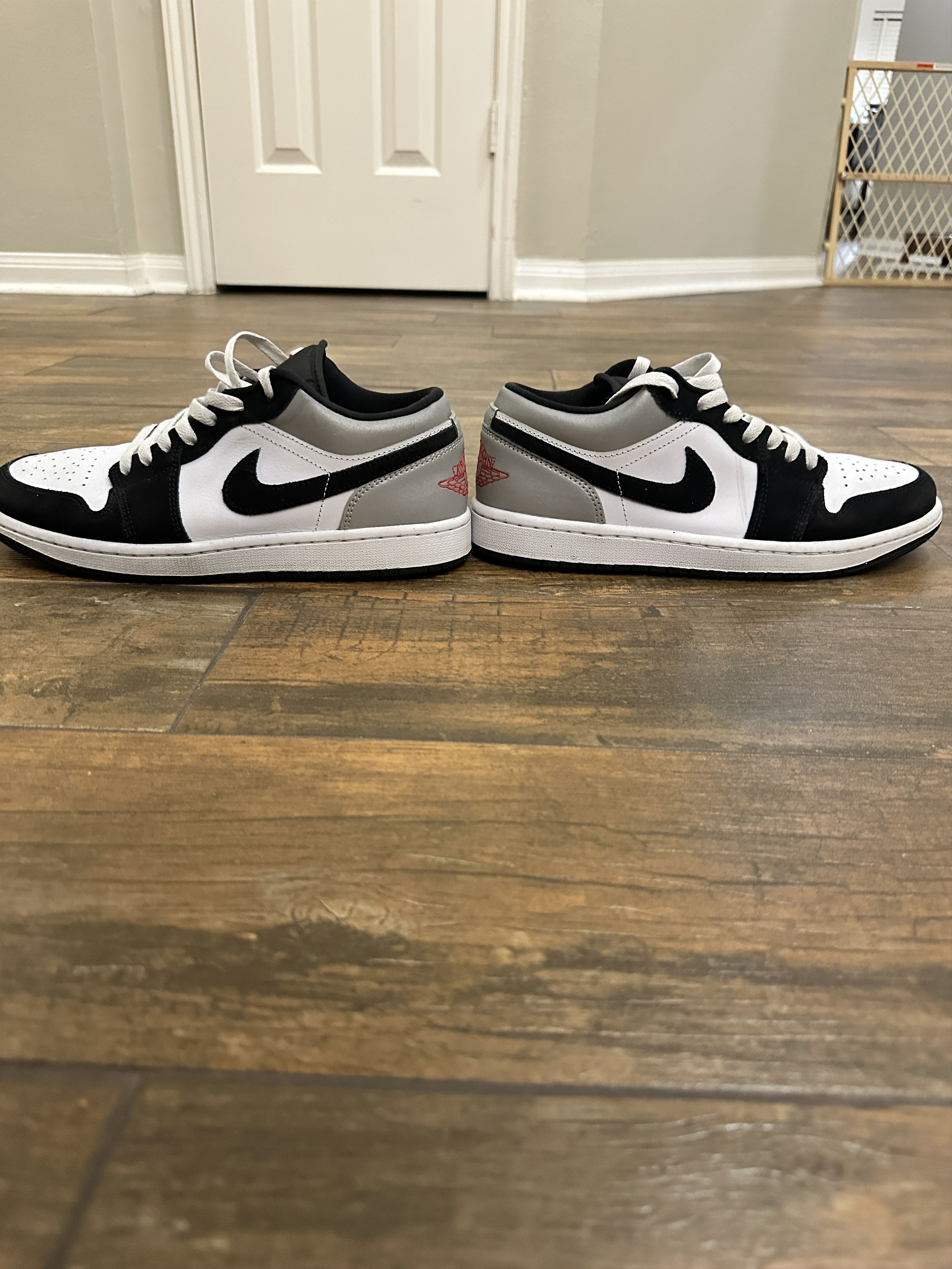 Nike Nike Air Jordan 1 SE AJ1 White Black Matte Silver Fire Red Size US 8.5 / EU 41-42 - 3 Thumbnail