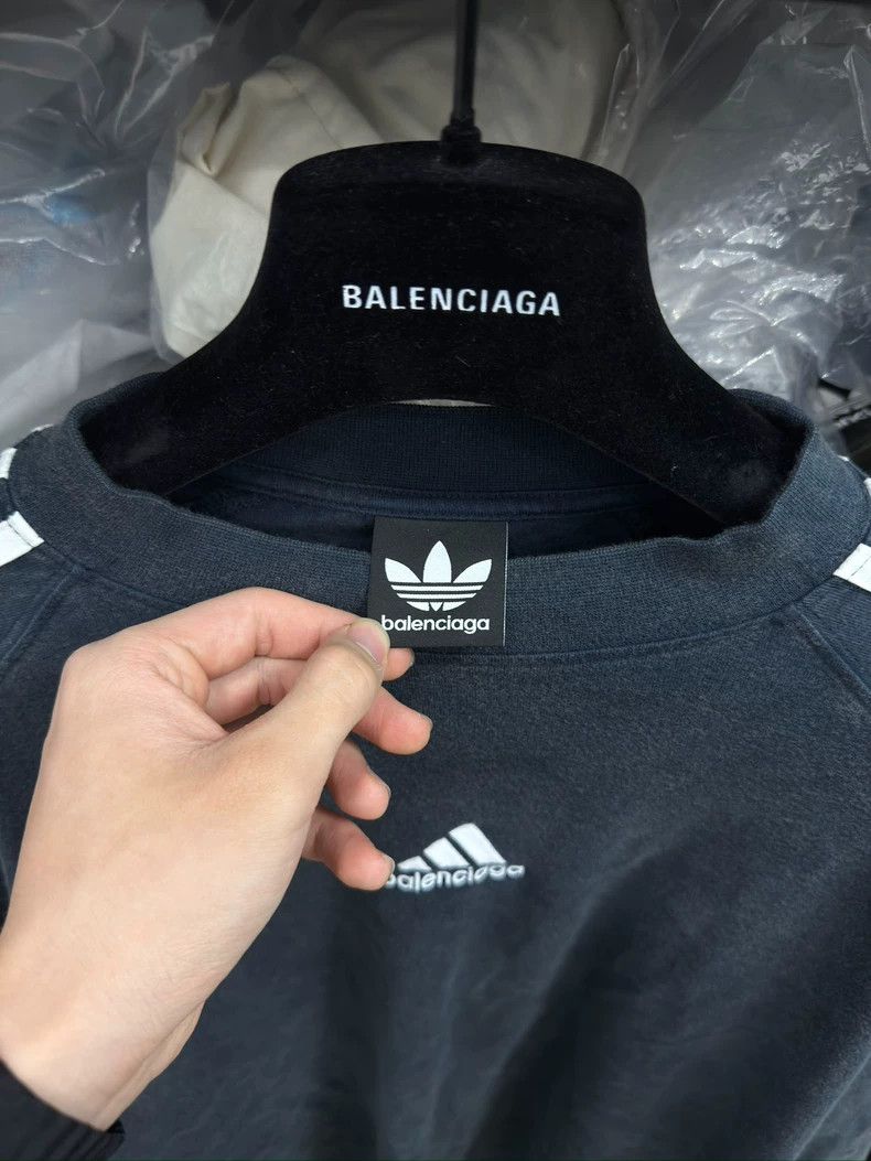 Balenciaga Balenciaga Collaboration Adidas Black Purple Dual Color Mi Size US XXL / EU 58 / 5 - 3 Thumbnail