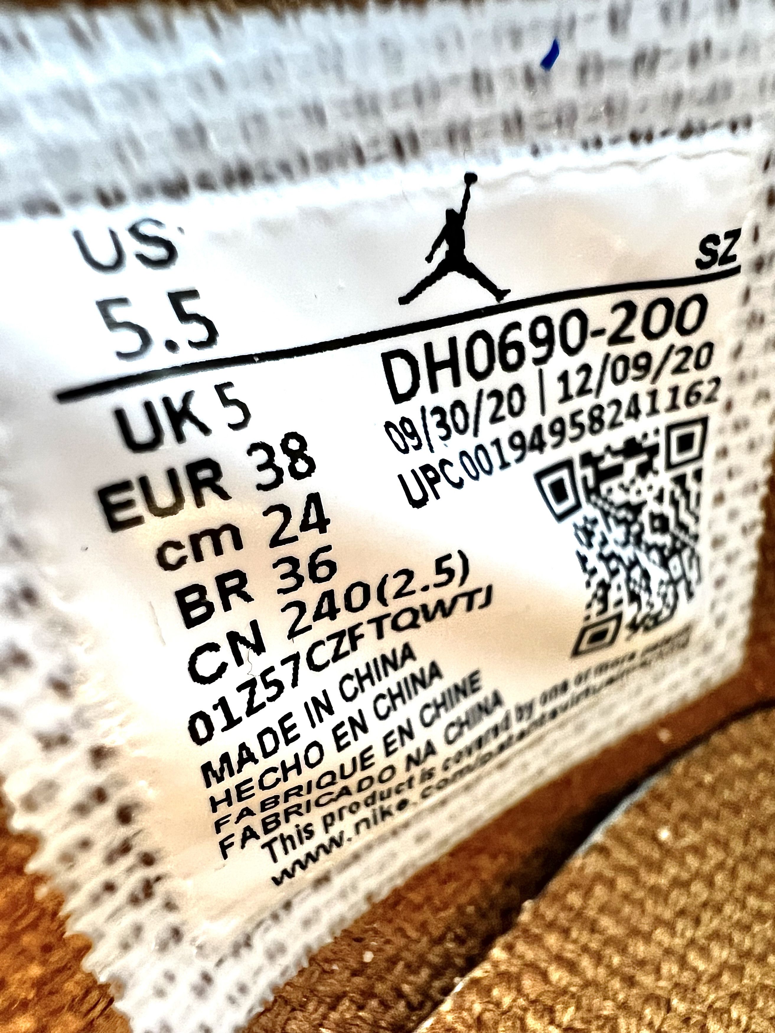 Jordan Brand Nike Air Jordan 6 Retro x Travis Scott "British Khaki” Size US 5.5 / EU 38 - 7 Thumbnail
