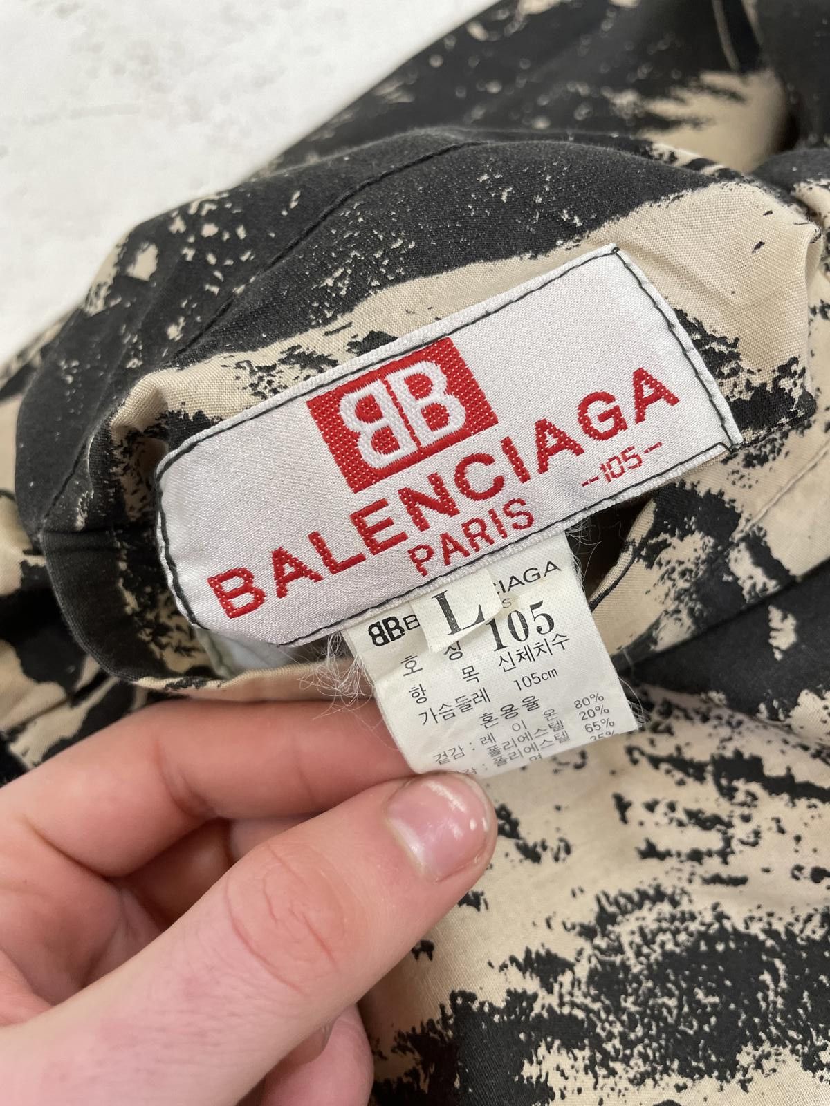 Balenciaga Balenciaga 1993 "Warn-Torn" Camo face print bomber Size US S / EU 44-46 / 1 - 5 Thumbnail