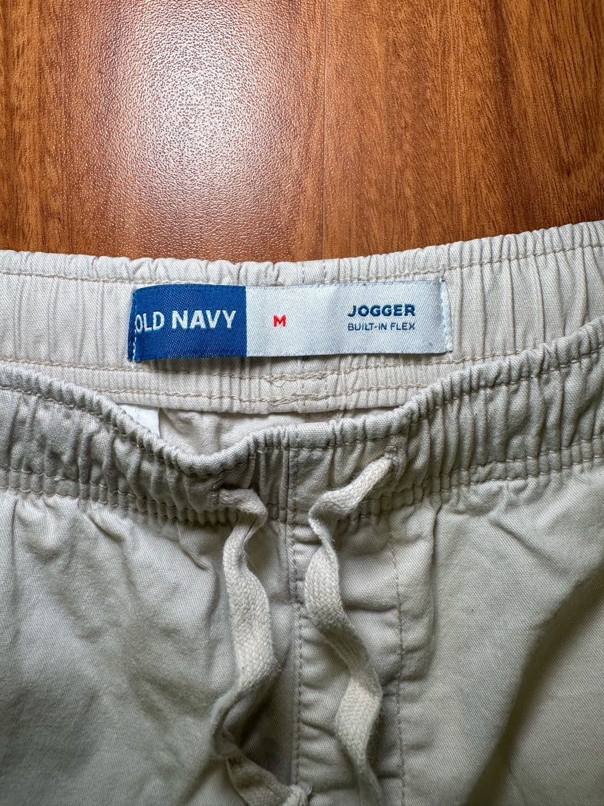 Old Navy Old Navy Jogger Flex Shorts Cream Off-White Men’s Medium Size US 34 / EU 50 - 2 Thumbnail