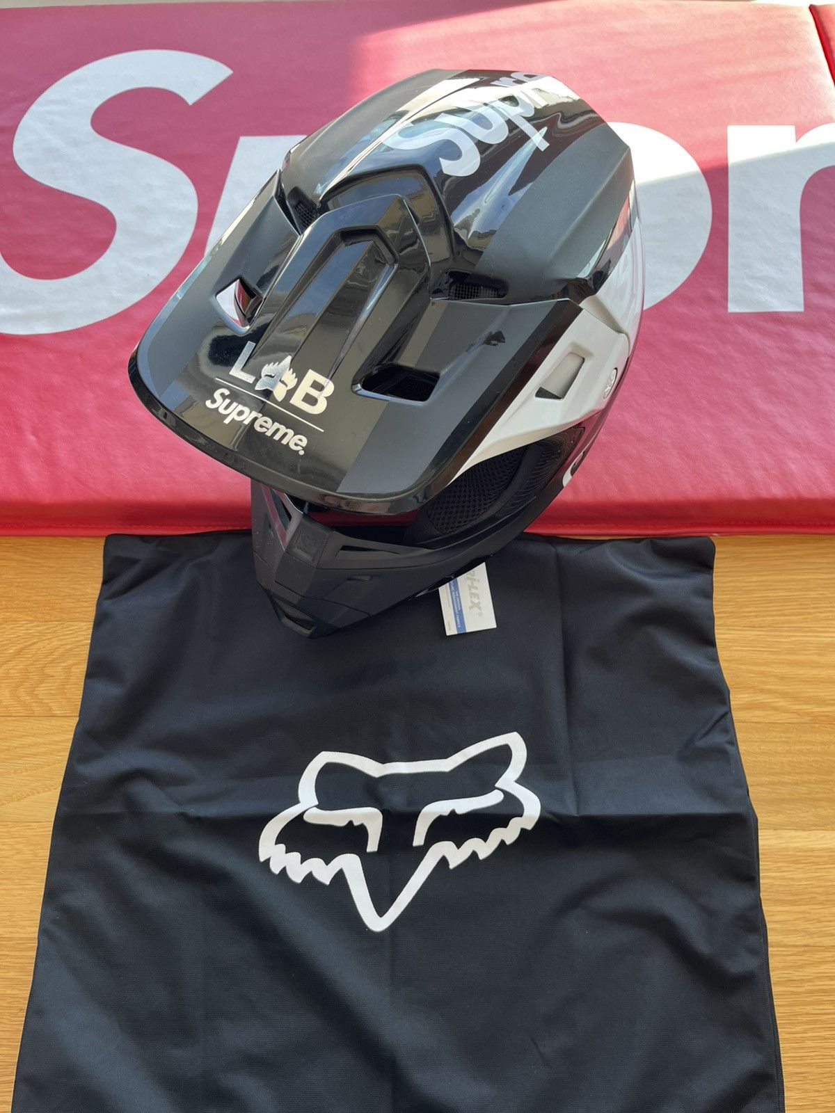 Fox Racing × Supreme Supreme Fox Racing v2 Helmet red M | Grailed
