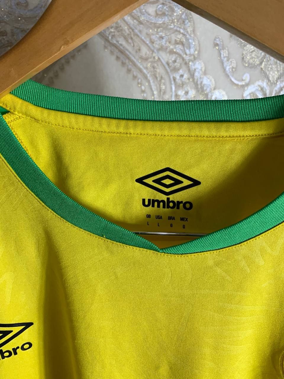 Umbro Vintage Umbro Jamaica Retro Soccer Jersey Bloke Y2K 90s Size US L / EU 52-54 / 3 - 3 Thumbnail