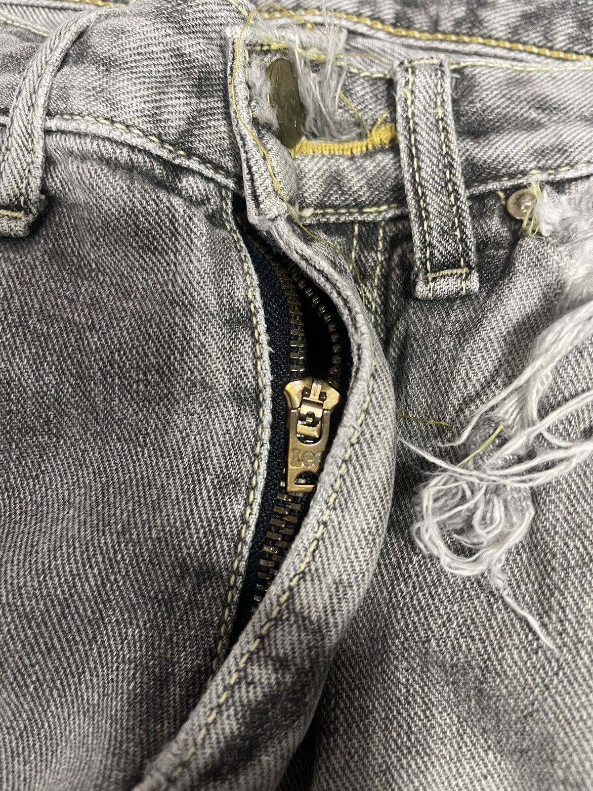 Japanese Brand × Lee Lee Distressed Jeans (14) Size US 32 / EU 48 - 9 Thumbnail