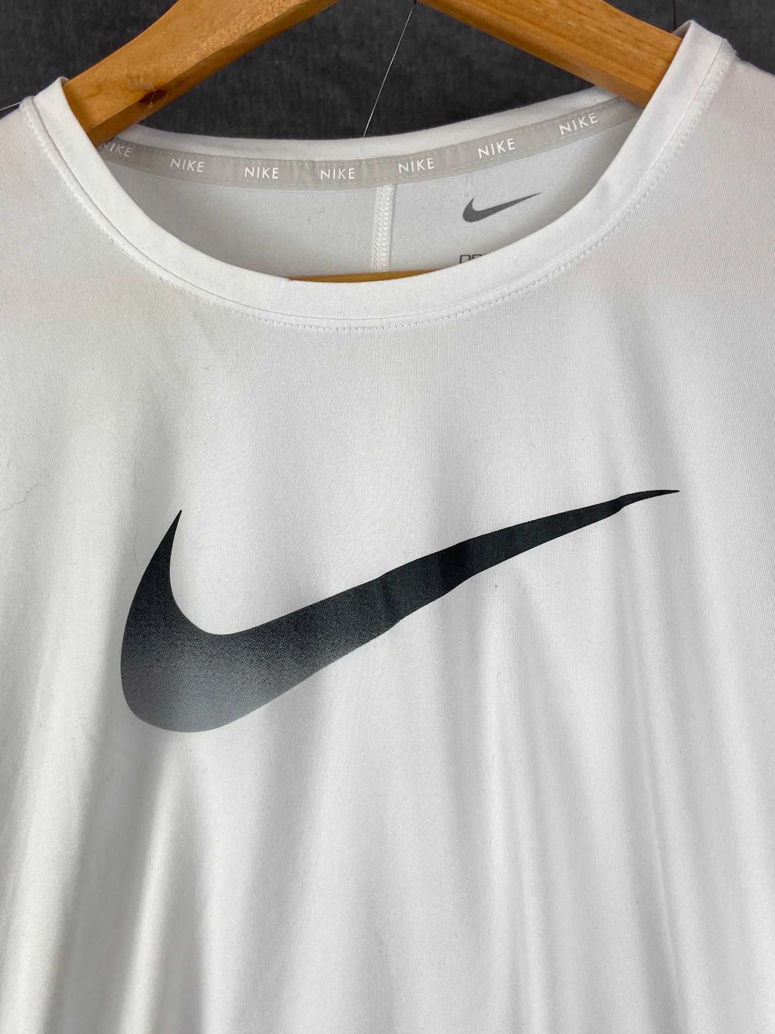 Nike Nike white swoosh sport shirt S Size US S / EU 44-46 / 1 - 2 Thumbnail