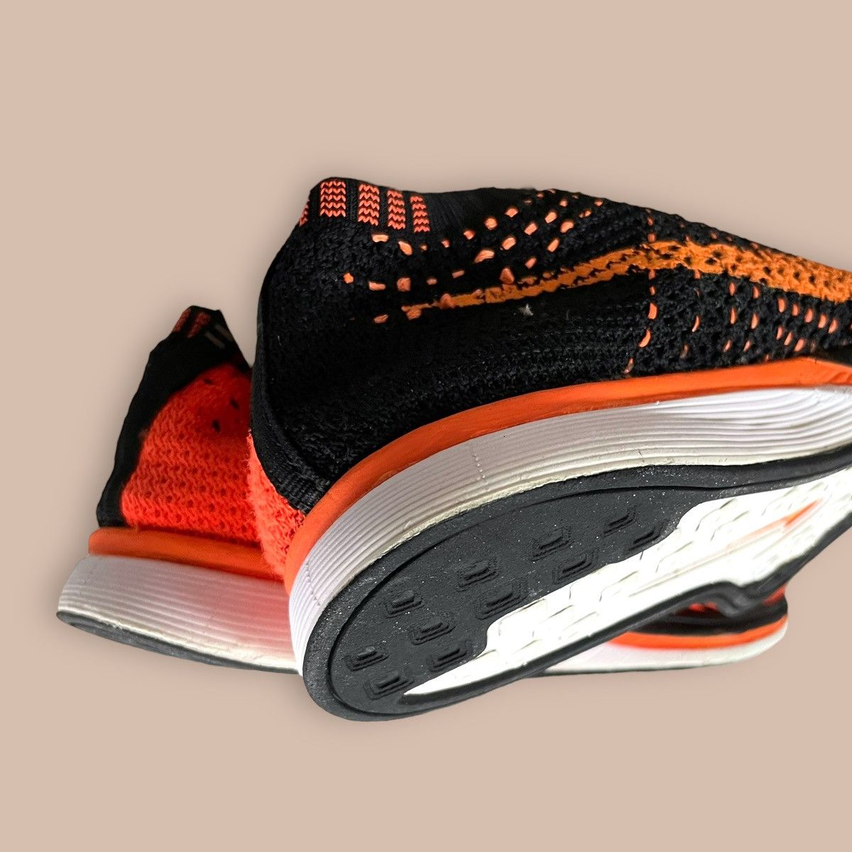 Nike Nike Flyknit Racer "Black Laser Crimson" Size US 10 / EU 43 - 14 Thumbnail