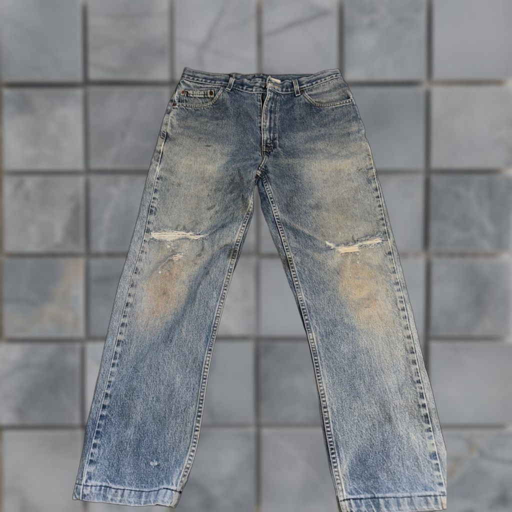 Levi's VINTAGE Levi’s 505 Jeans Men 32x29 Distressed Light Blue Distressed 505 Straight Jeans Size US 32 / EU 48 - 1 Thumbnail