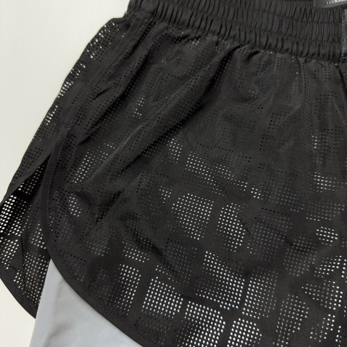 Alexander Wang × H&M Alexander Wang x H&M Reflective Shorts Size 26" / US 2 / IT 38 - 2 Thumbnail