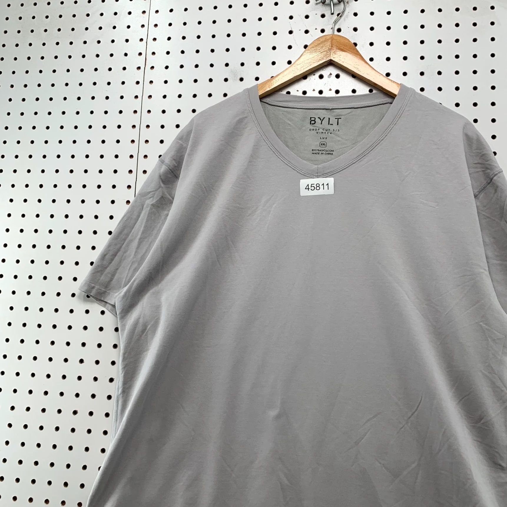 Vintage BYLT Lux T Shirt Mens 2XL Gray Drop Cut Short Sleeve Active V Neck Size US XXL / EU 58 / 5 - 3 Thumbnail