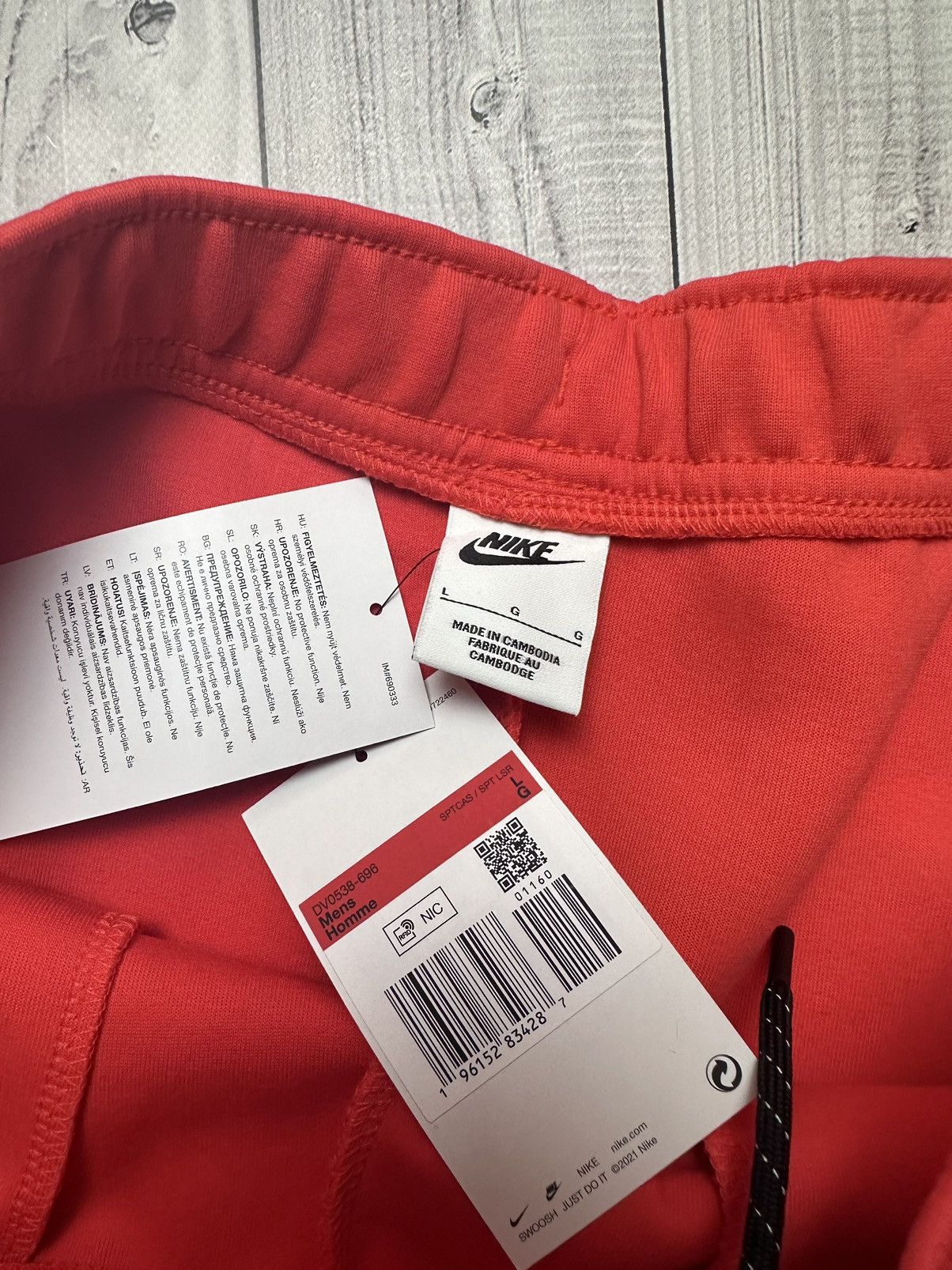 Nike Nike tech fleece joggers size L red logo drill Size US 34 / EU 50 - 5 Thumbnail