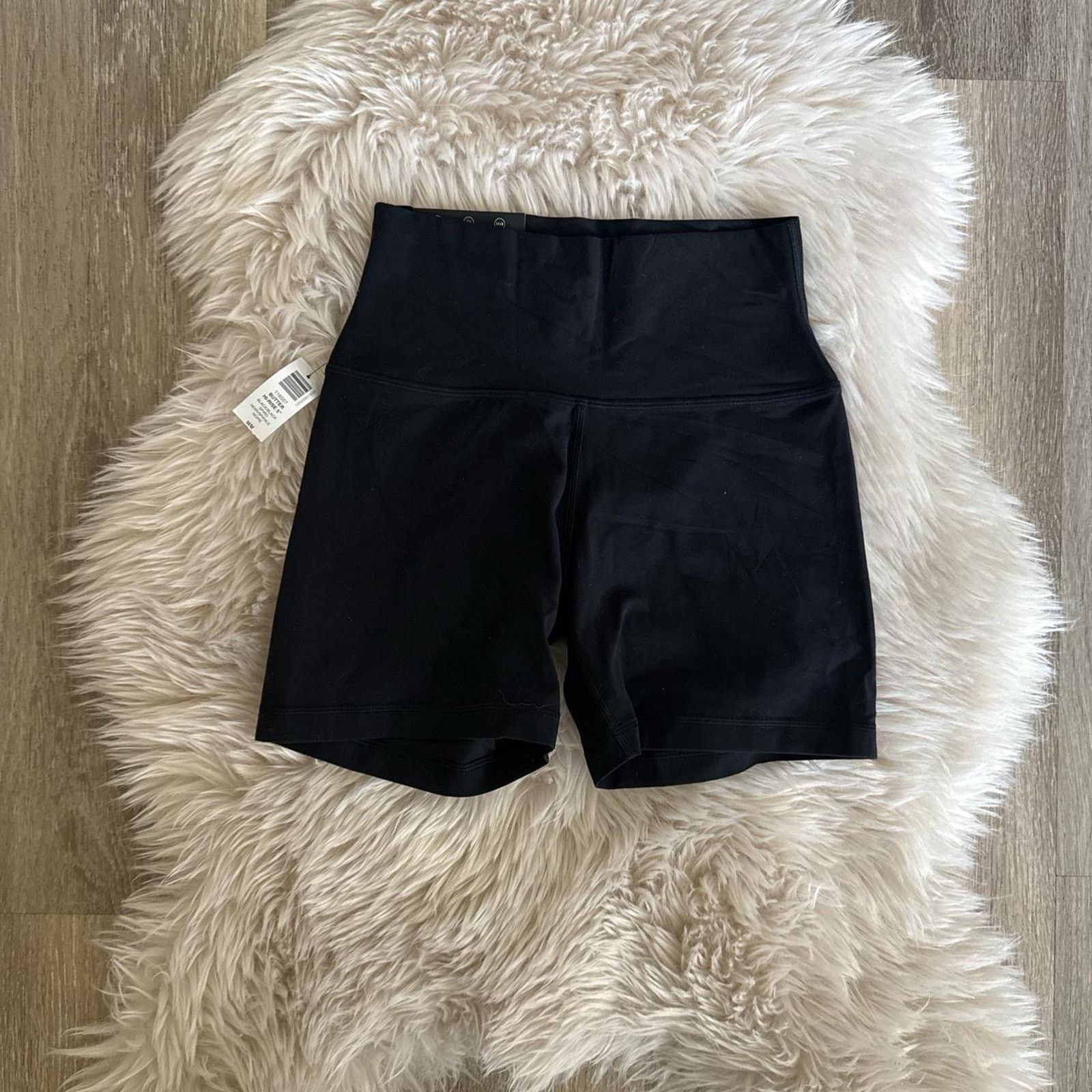 Aritzia NWOT ARITZIA TNA Butter High Rise Biker Short - Black M Size 28" / US 6 / IT 42 - 2 Thumbnail