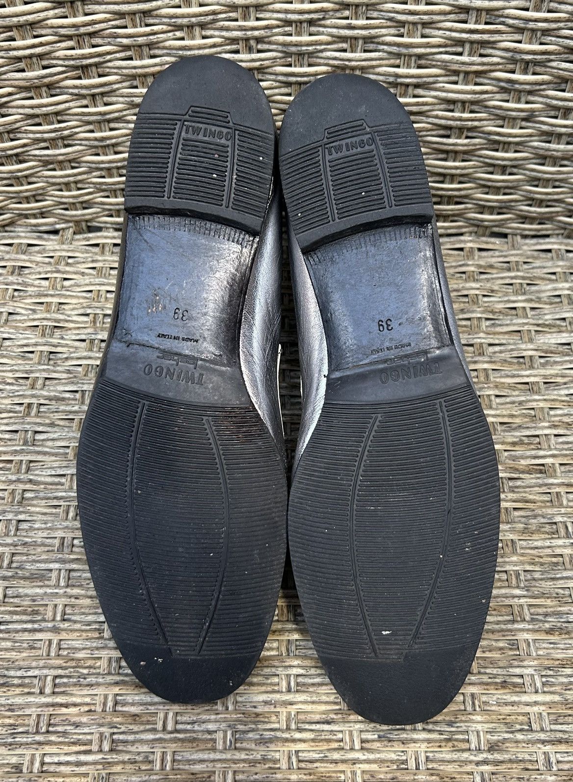 Tom Ford × Vintage Vintage Tom Ford Silver Leather Chain Loafer Flats MUCH WORN Size US 9 / IT 39 - 7 Thumbnail