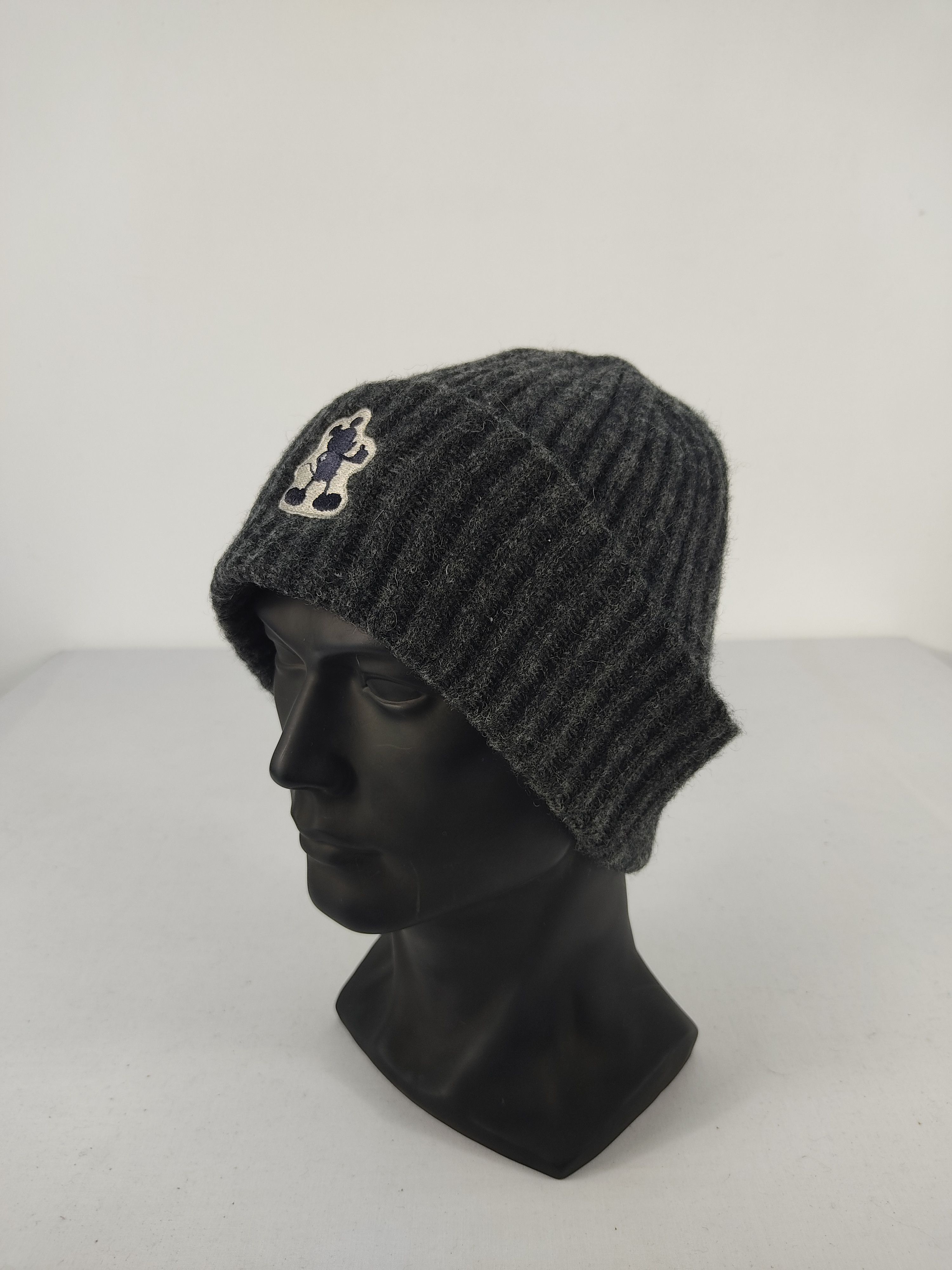 Disney × Japanese Brand × Vintage Vintage Tokyo Disney Mickey Mouse Beanie/Snow Hat/Snow Cap Size ONE SIZE - 1 Thumbnail