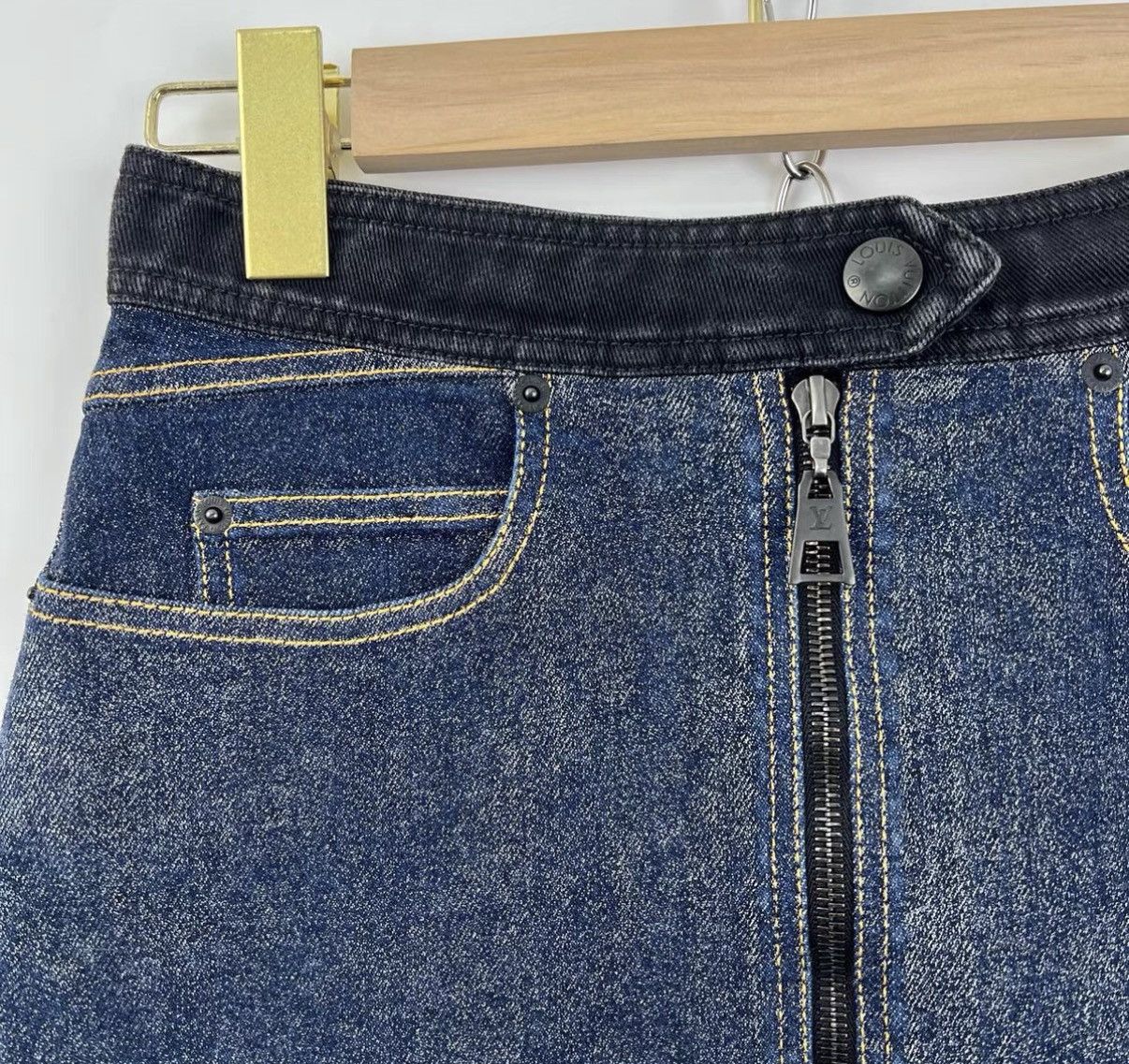 Louis Vuitton Louis Vuitton Zip-Up Denim A-Line Skirt K12 Size 25" / US 0 / IT 36 - 4 Thumbnail